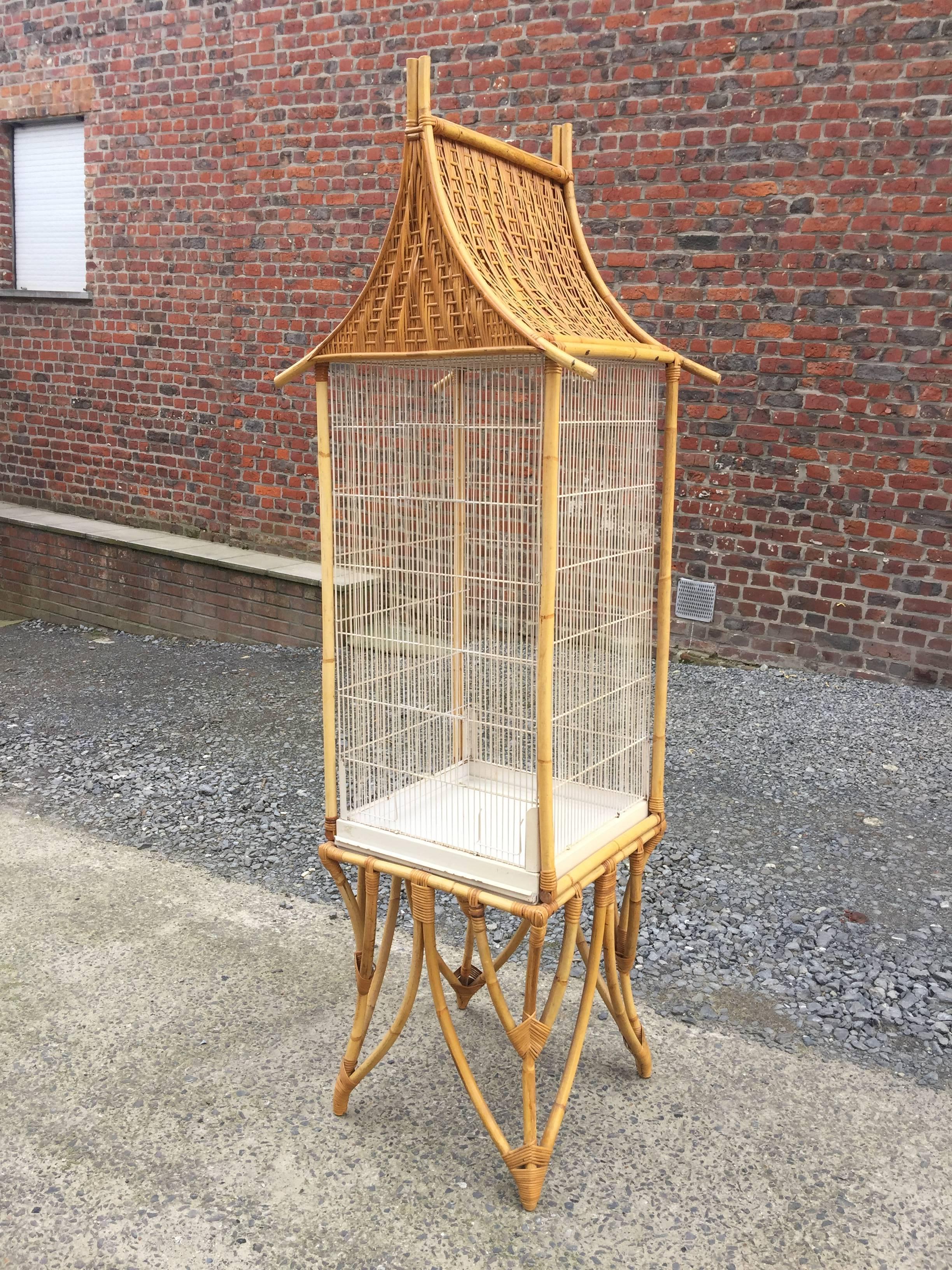 Fin du 20e siècle Grande cage à oiseaux en bambou et rotin:: circa 1970