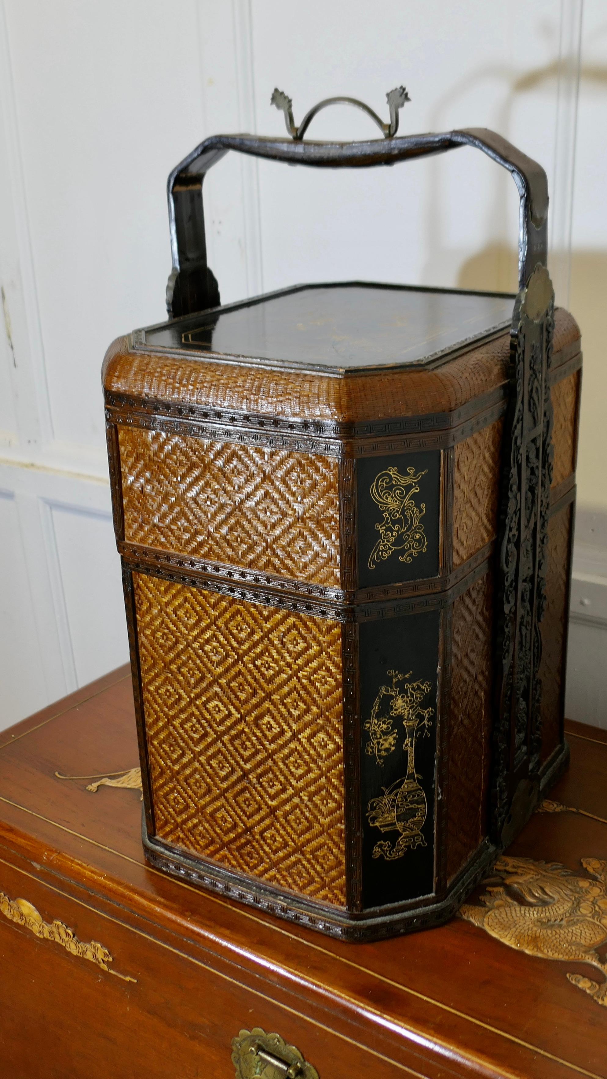 Large Bamboo Chinese Wedding Basket   Large Bamboo Chinese Wedding Basket In Good Condition For Sale In Godshill, Isle of Wight