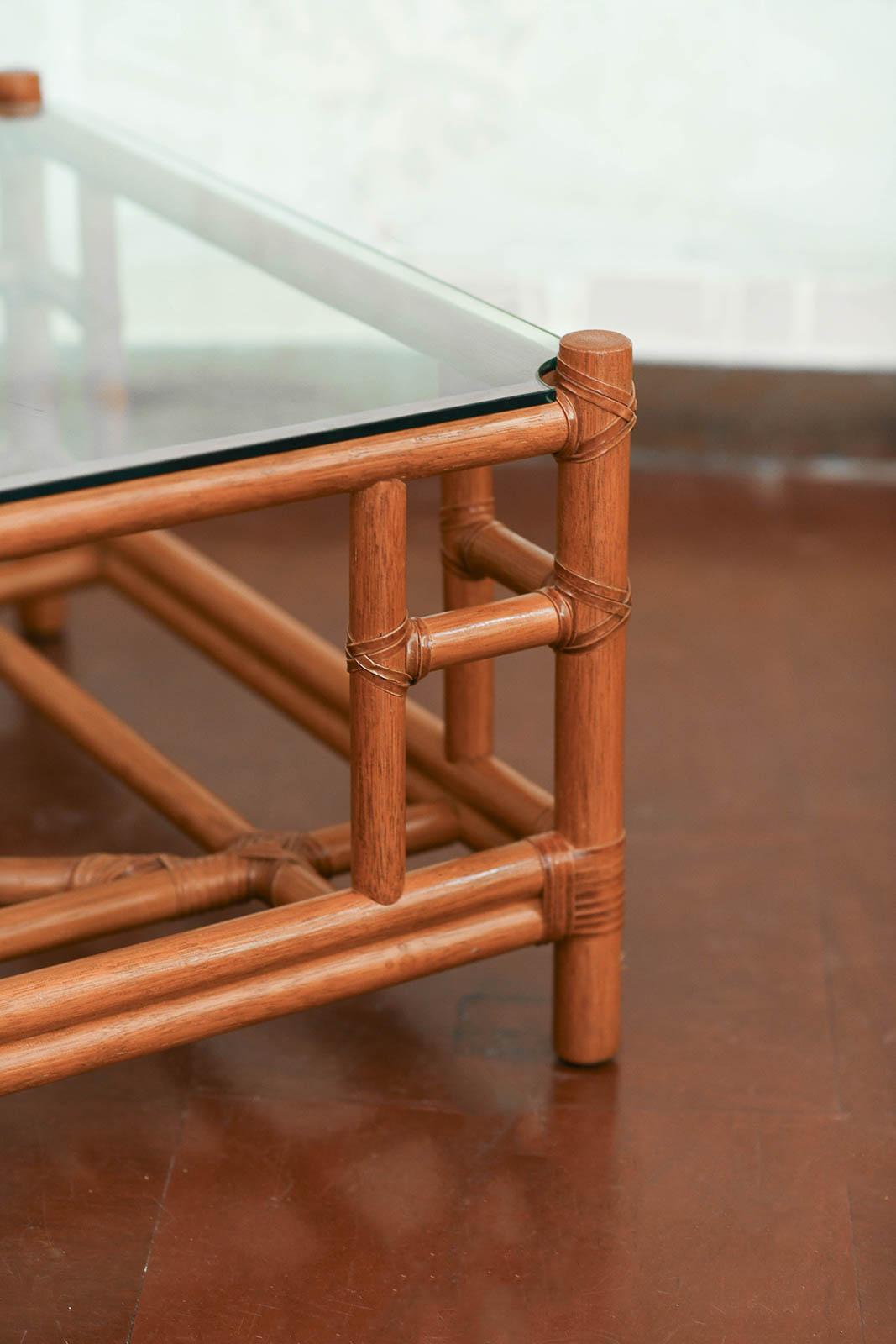 Cuir Grande table basse en bambou, 1980 en vente
