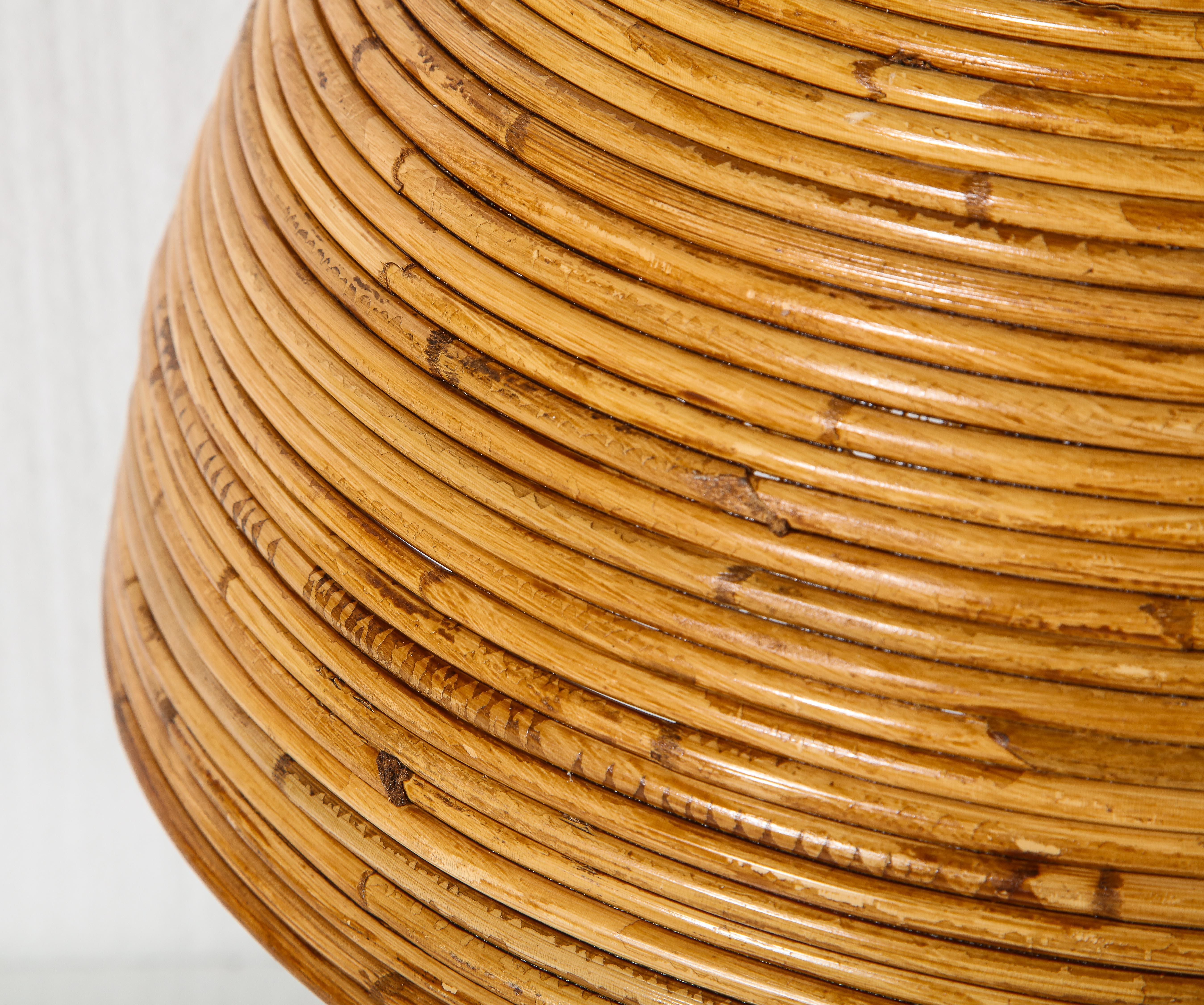 Großes Paar Tischlampen aus Bambus mit Messingsockeln im Zustand „Neu“ im Angebot in New York, NY