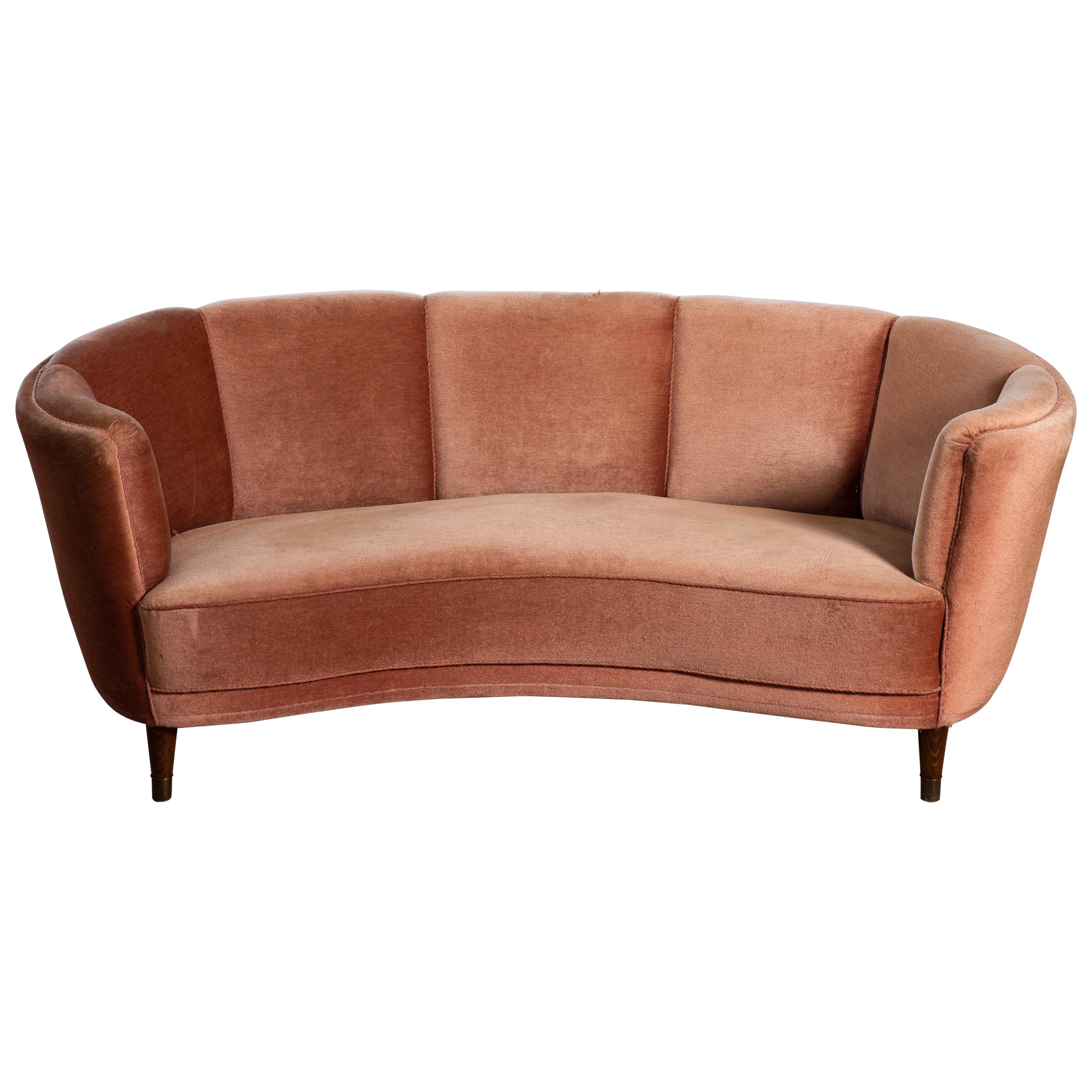 Large Banana Form Curved Sofa in Pink Velvet Denmark, 1940s