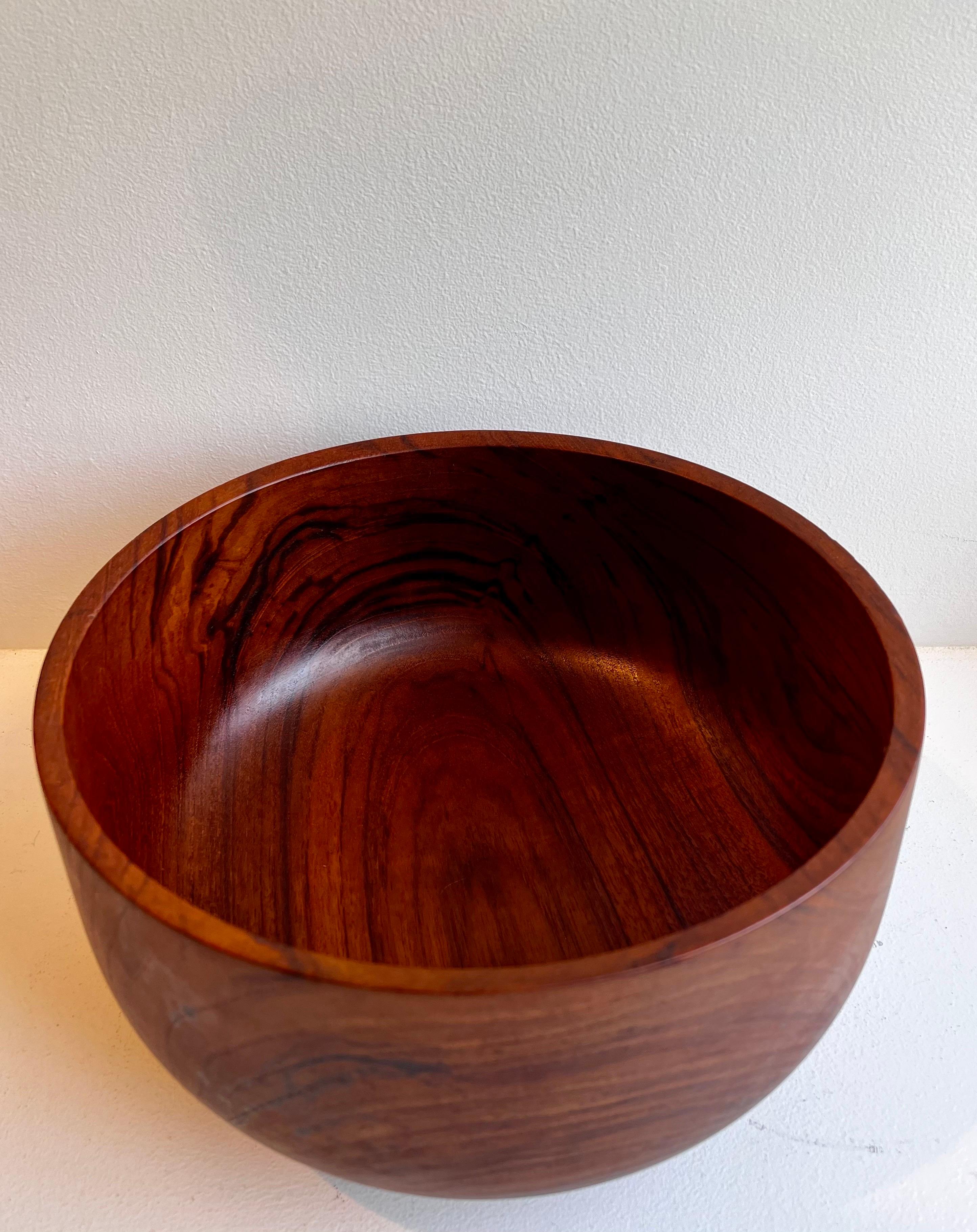 Ciotola grande in teak di Bangkok 
da Laurids Lonborg
Danimarca, 1960 circa


