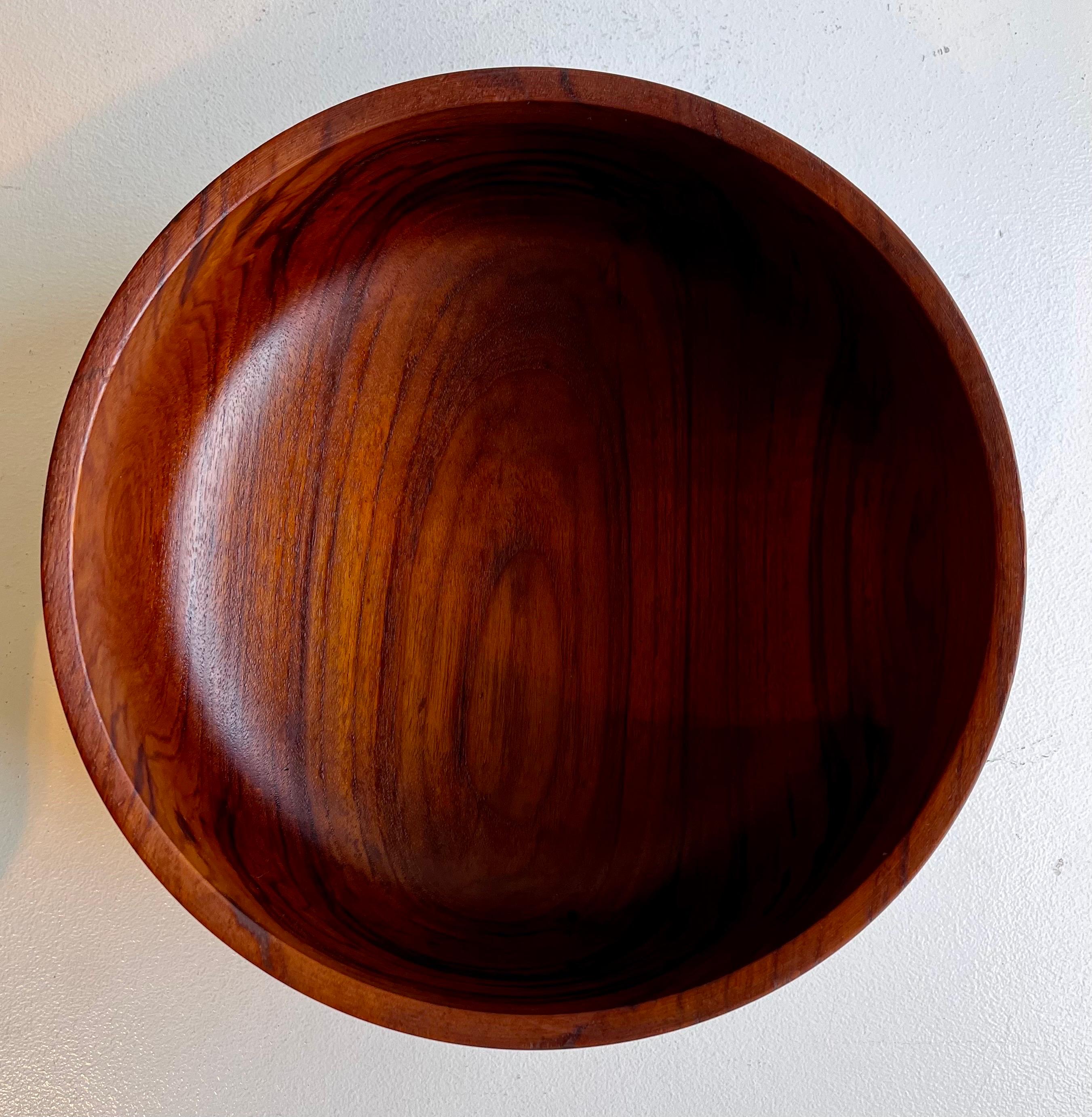 Mid-Century moderno Grande ciotola Bangkok in teak di Laurids Lonborg, Danimarca, 1960 ca. in vendita