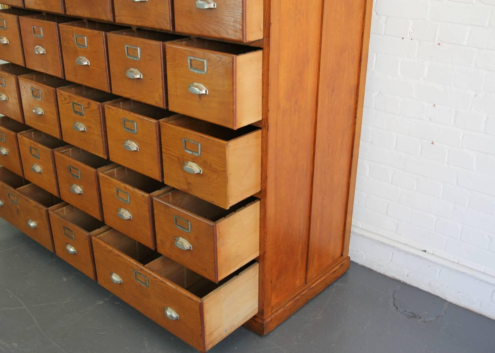 Large Bank of French Art Deco Filing Drawers, circa 1930s In Good Condition In Gloucester, GB
