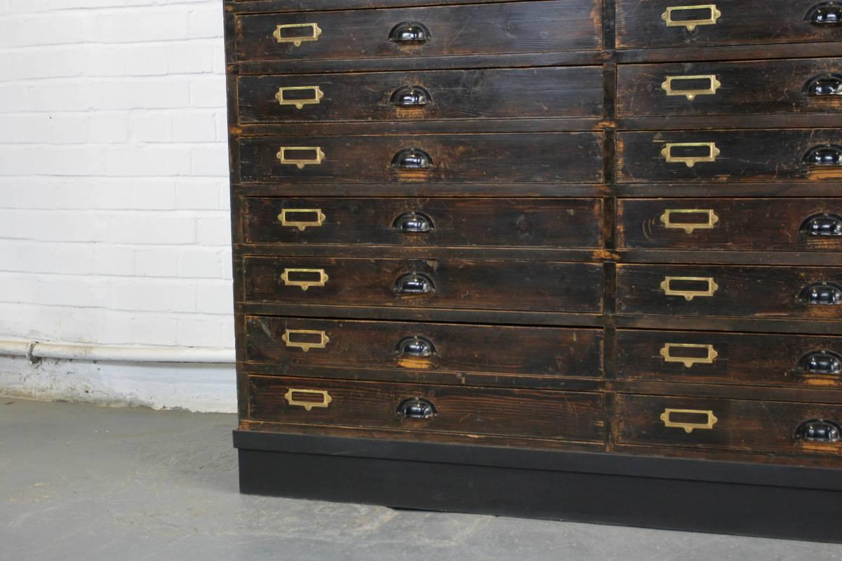 Large Bank of Industrial Drawers, circa 1950s In Fair Condition In Gloucester, GB