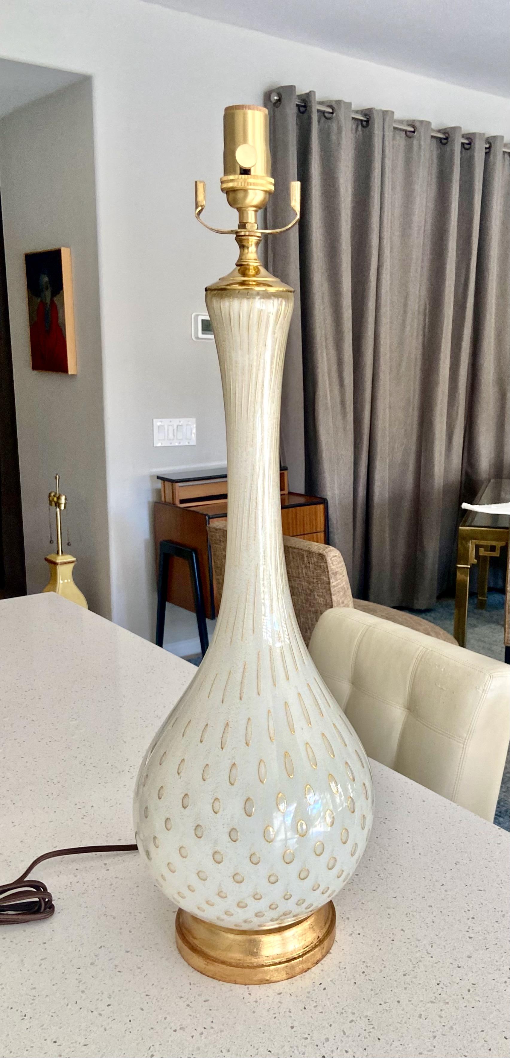 Grande lampe de bureau Barbini en verre de Murano or blanc Bon état - En vente à Palm Springs, CA