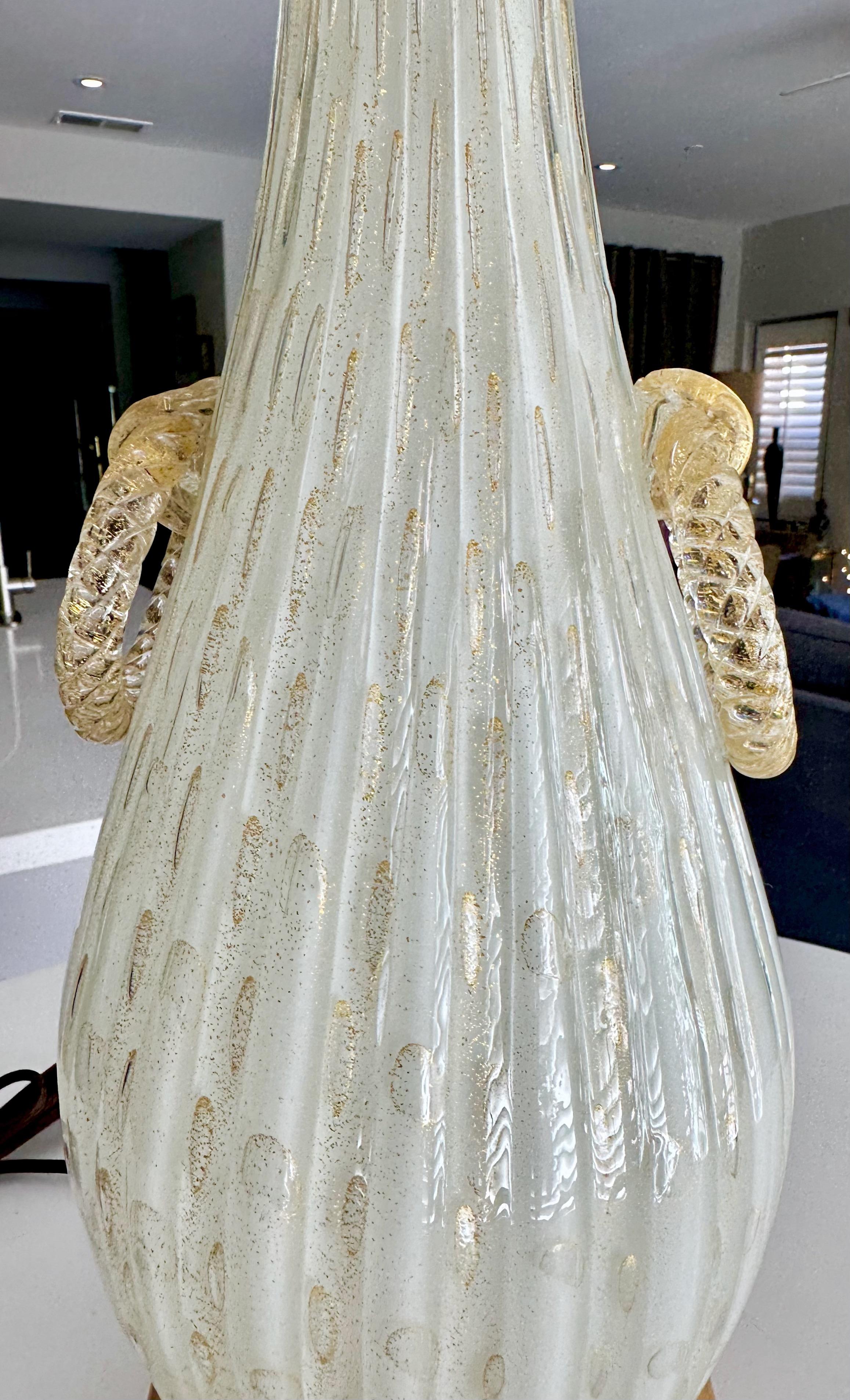 Large Barbini Murano White Gold Ribbed Glass Table Lamp For Sale 5