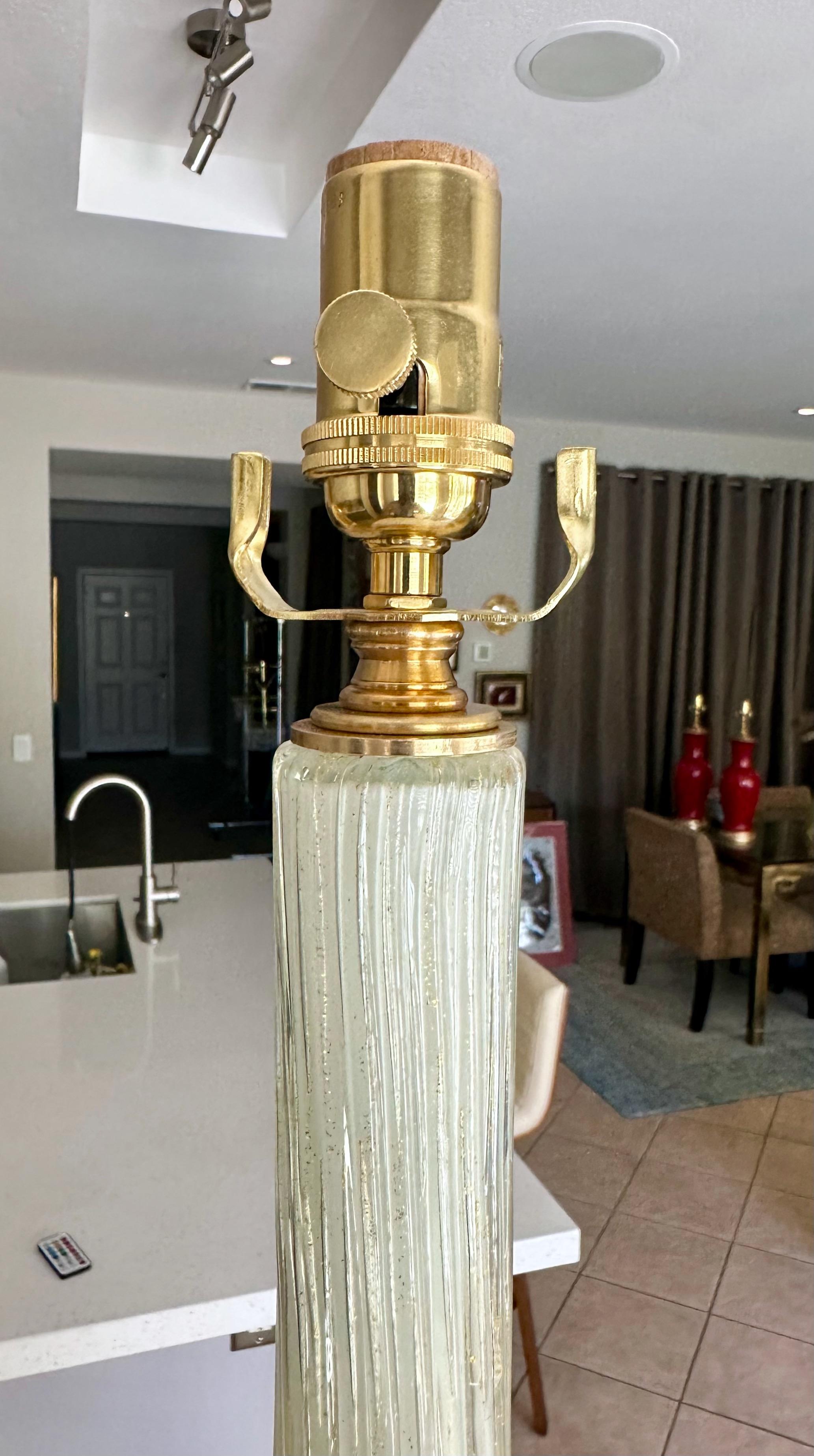 Large Barbini Murano White Gold Ribbed Glass Table Lamp For Sale 6