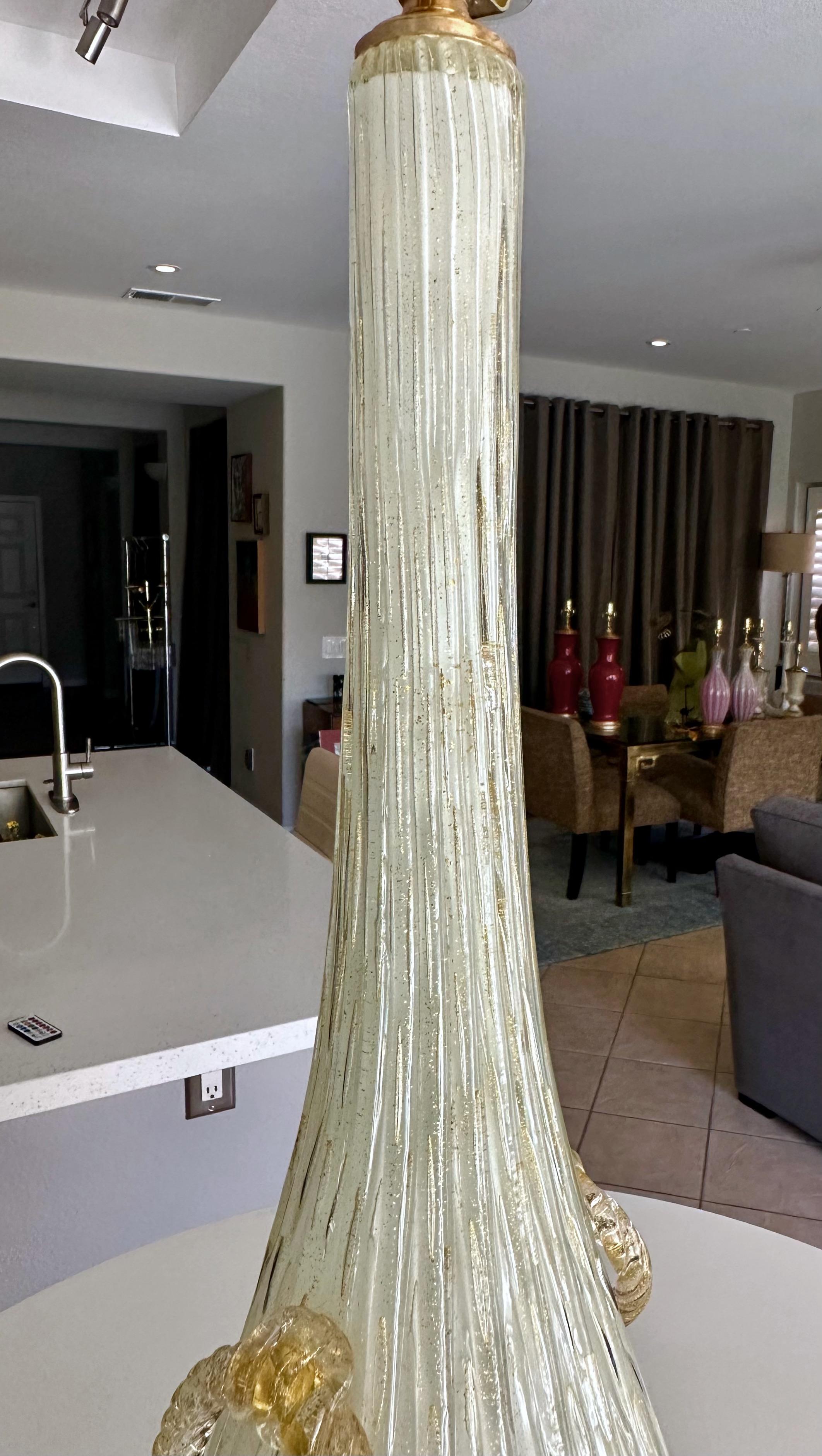Large Barbini Murano White Gold Ribbed Glass Table Lamp For Sale 8