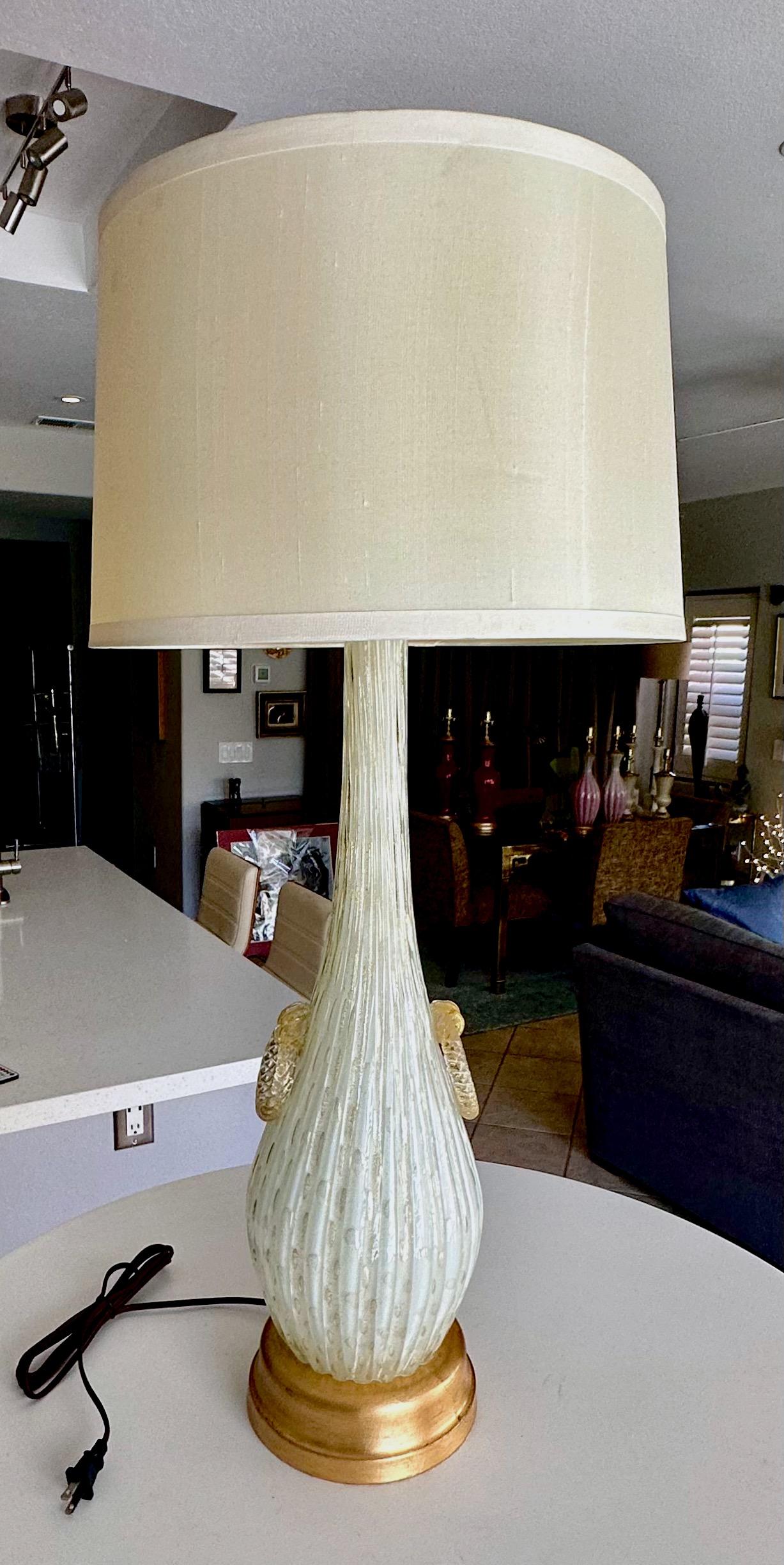 Large Barbini Murano White Gold Ribbed Glass Table Lamp For Sale 11