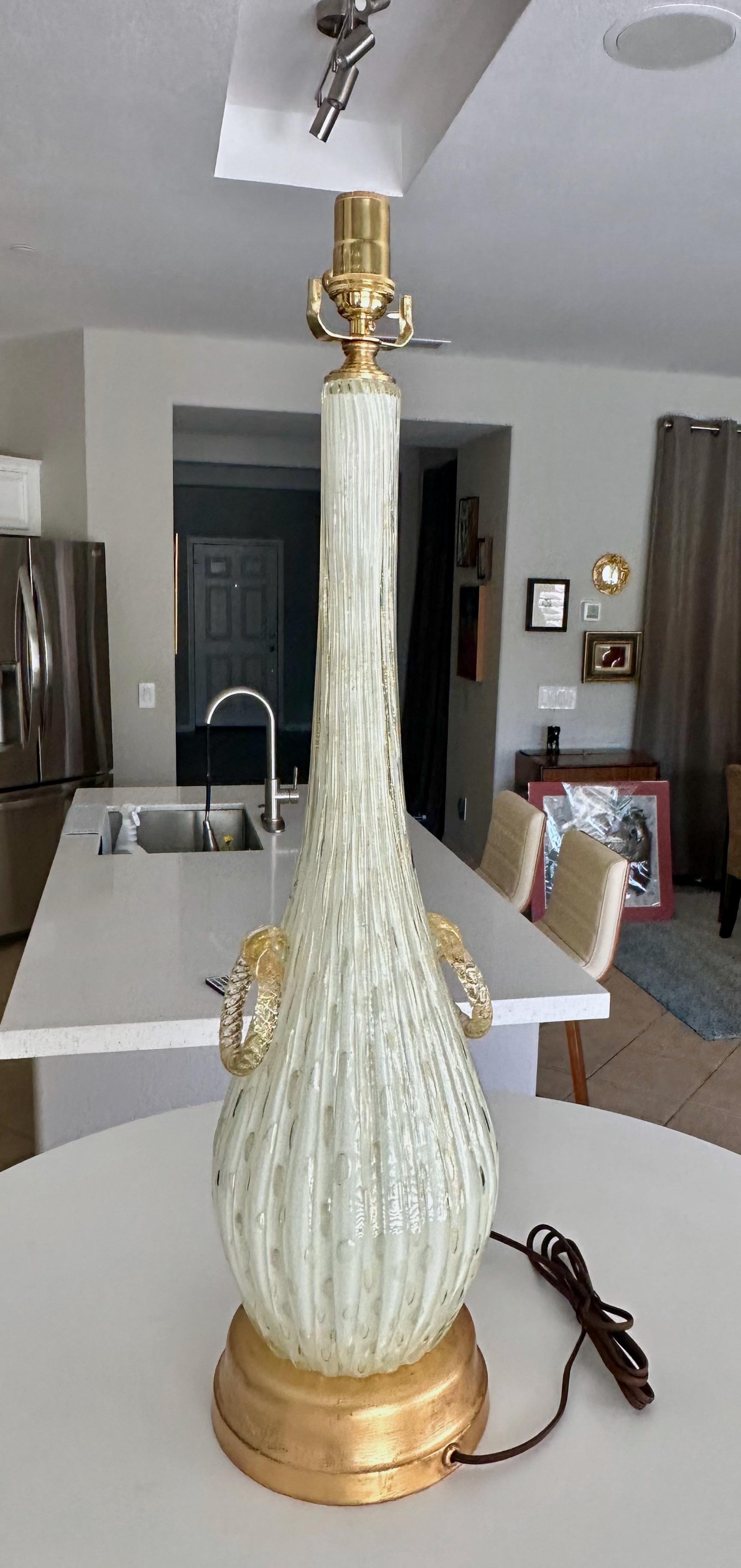 Large Barbini Murano White Gold Ribbed Glass Table Lamp In Good Condition For Sale In Palm Springs, CA