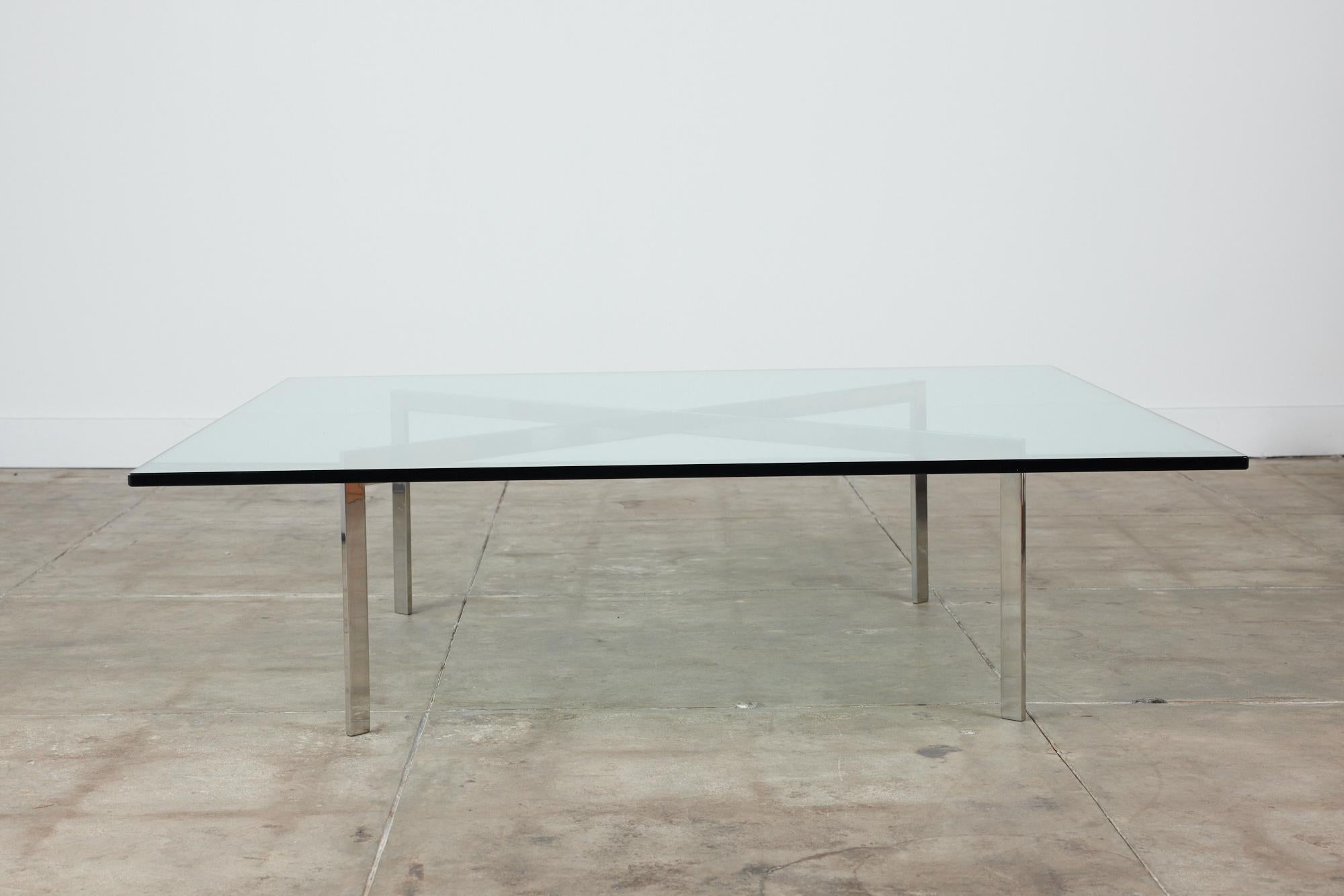 mies van der rohe table