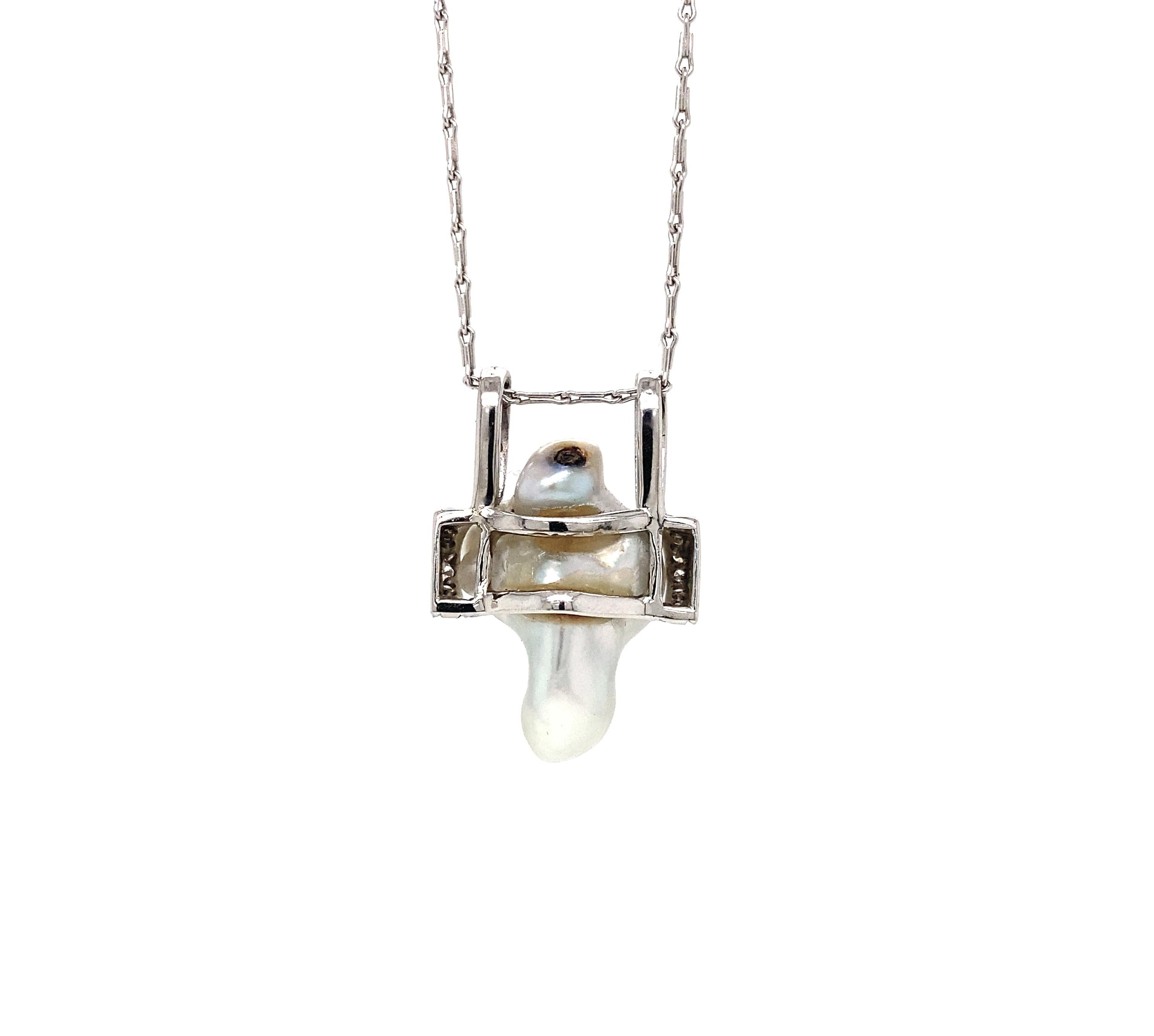 Large Baroque Cultured Pearl & Diamond 18 Carat White Gold Pendant Necklace For Sale 1