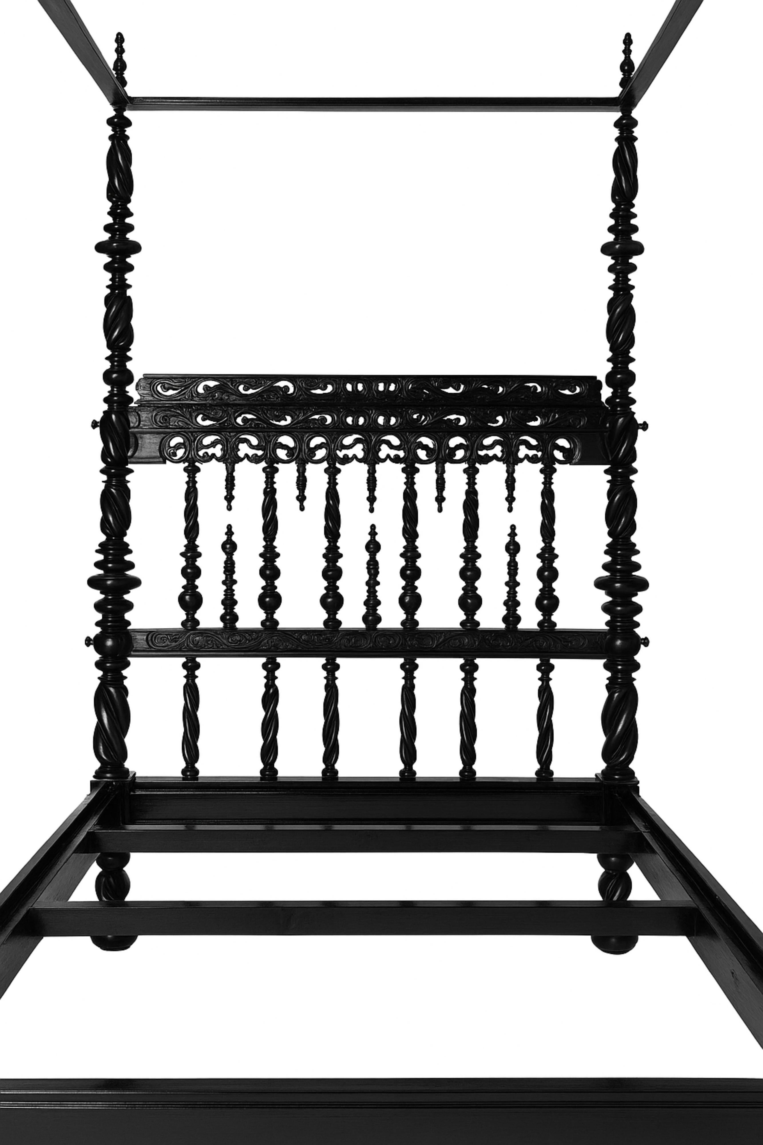 Barocco Grande letto a baldacchino in stile barocco in lacca nera, XIX secolo in vendita