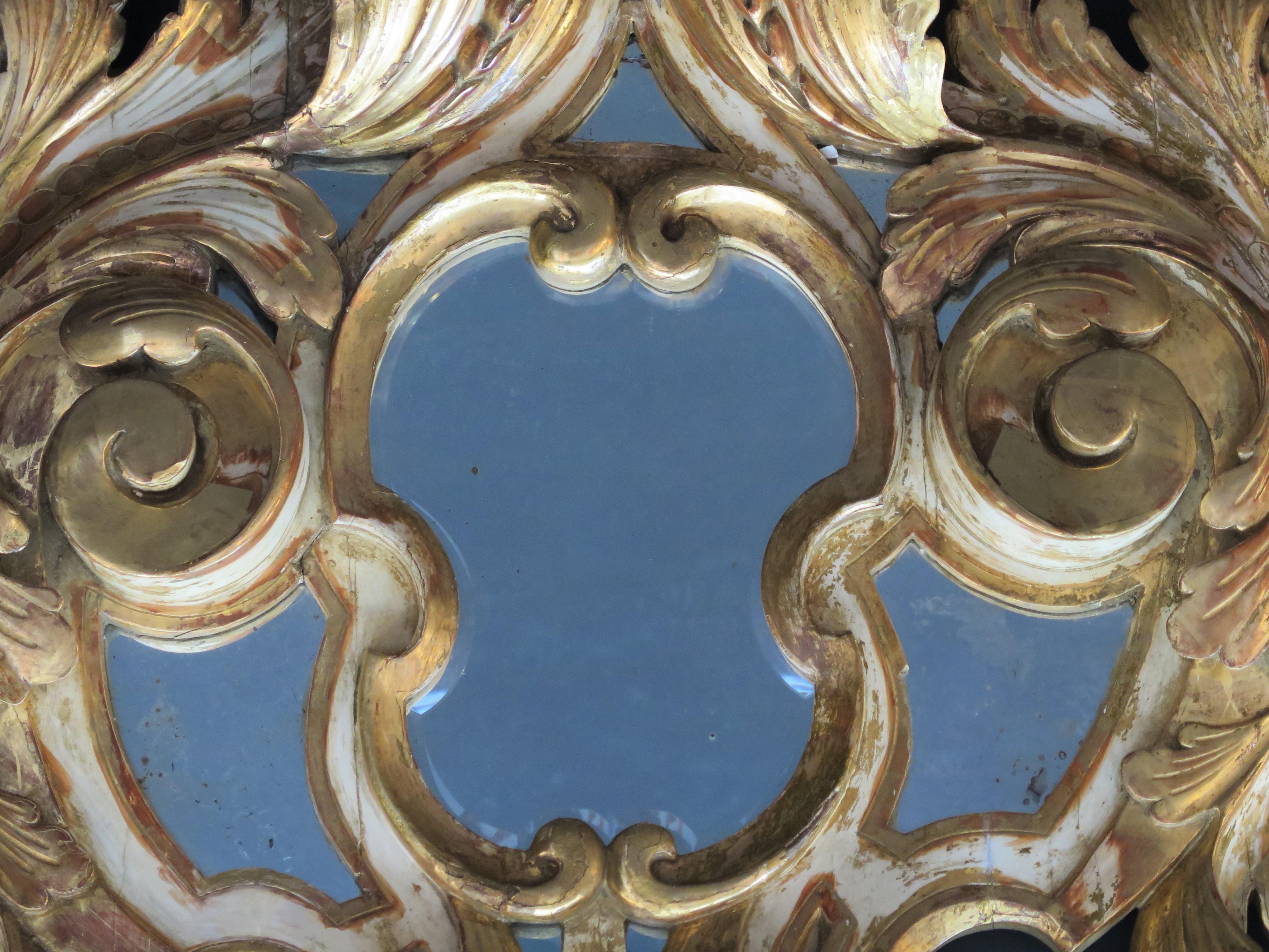 italien Grand miroir de style baroque en bois doré sculpté, vers 1850, Italie en vente