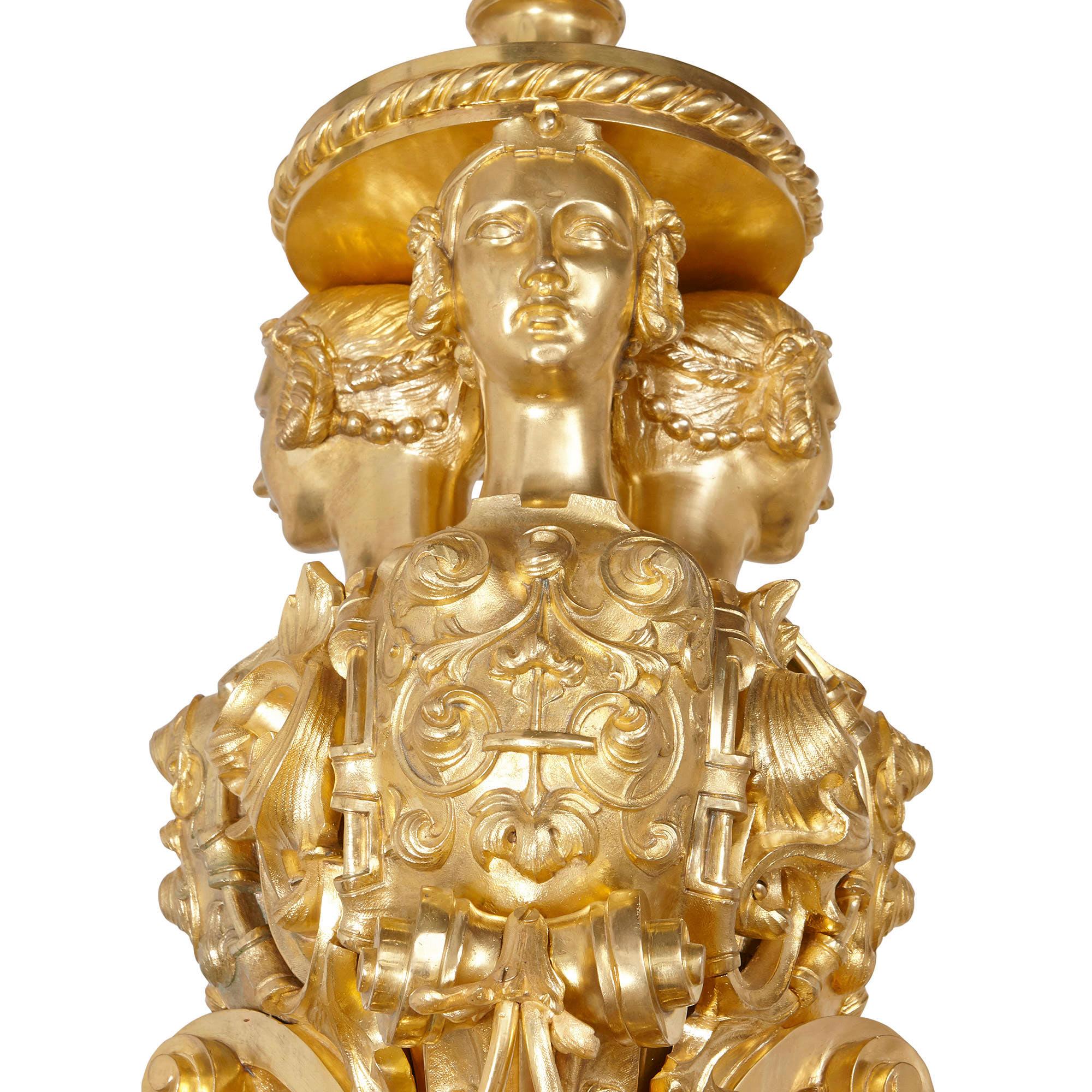 Français Grand lustre de style baroque à dix-huit lumières en bronze doré en vente