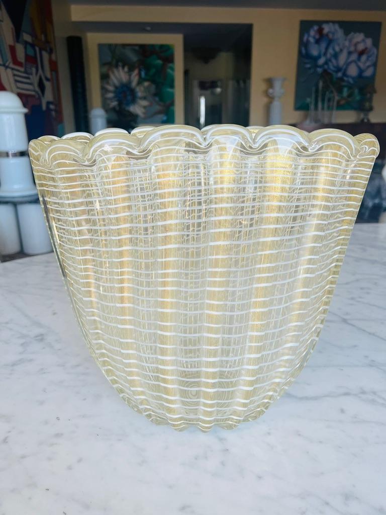 Milieu du XXe siècle Grand vase en verre de Murano 