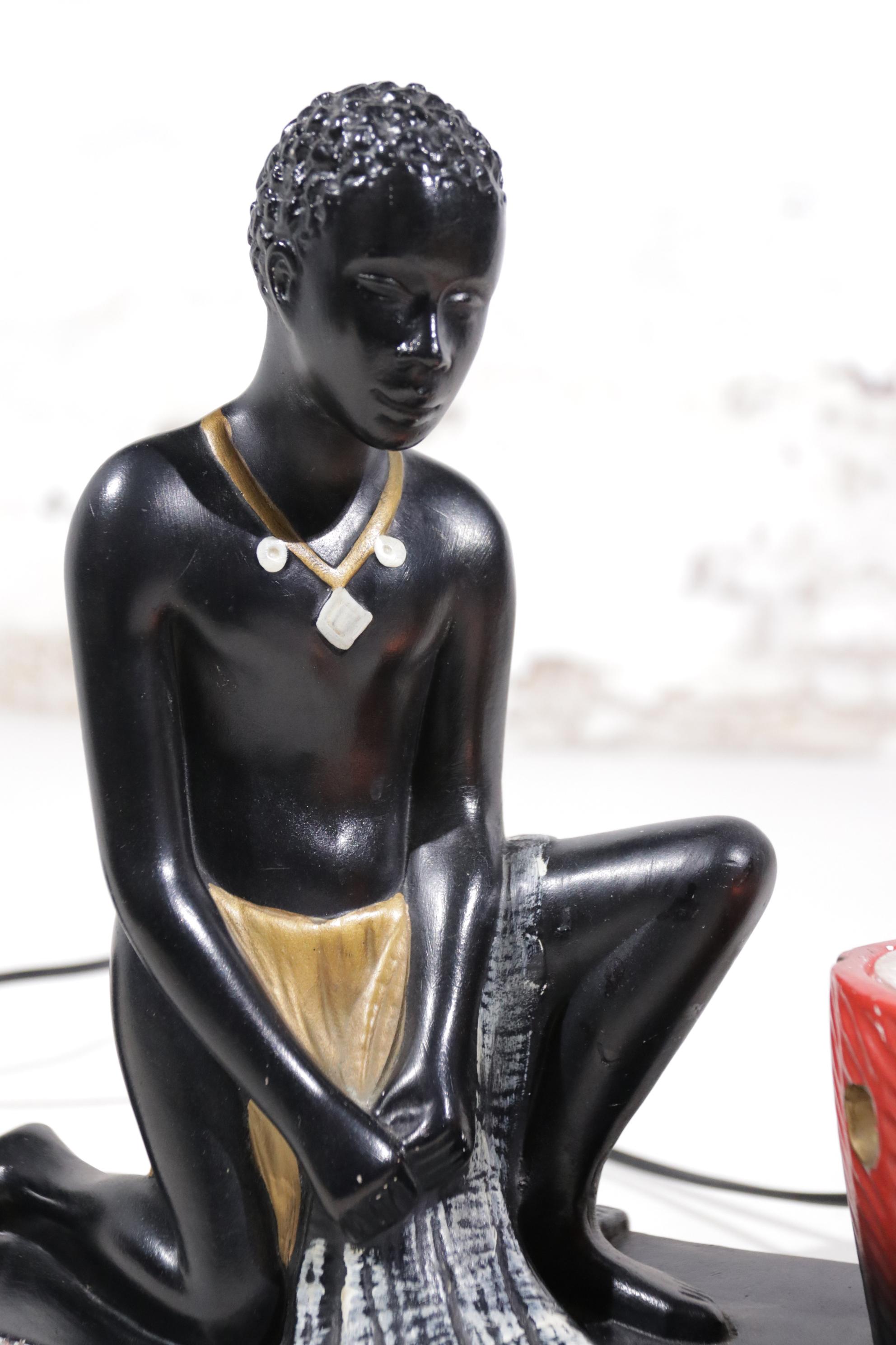 Große Barsony Duron-Ära. Tischlampe, Ethnic African Couple in Kanus, 50er-Jahre im Angebot 2