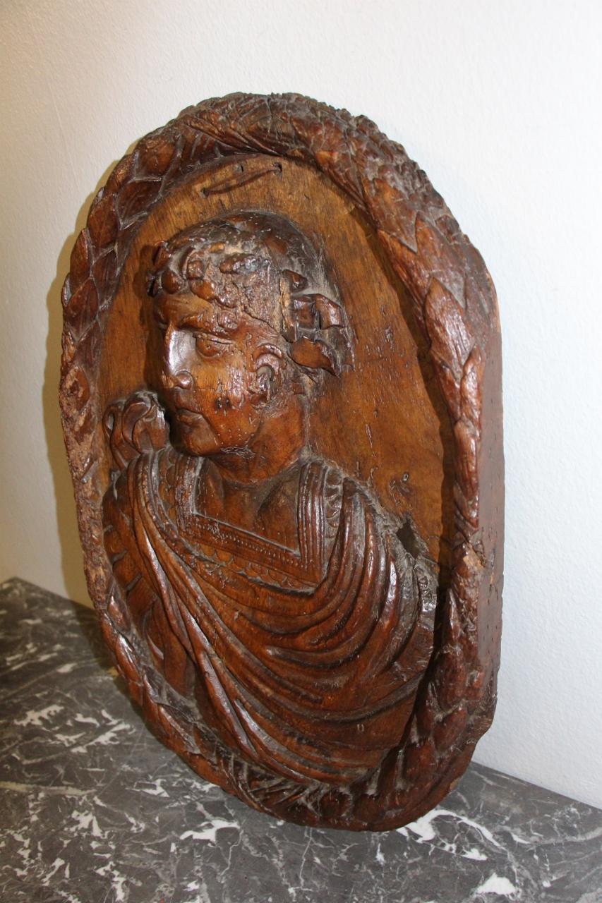 Wood Large Bas Relief in Carved Walnut from The 17th Representing a Roman Emperor
