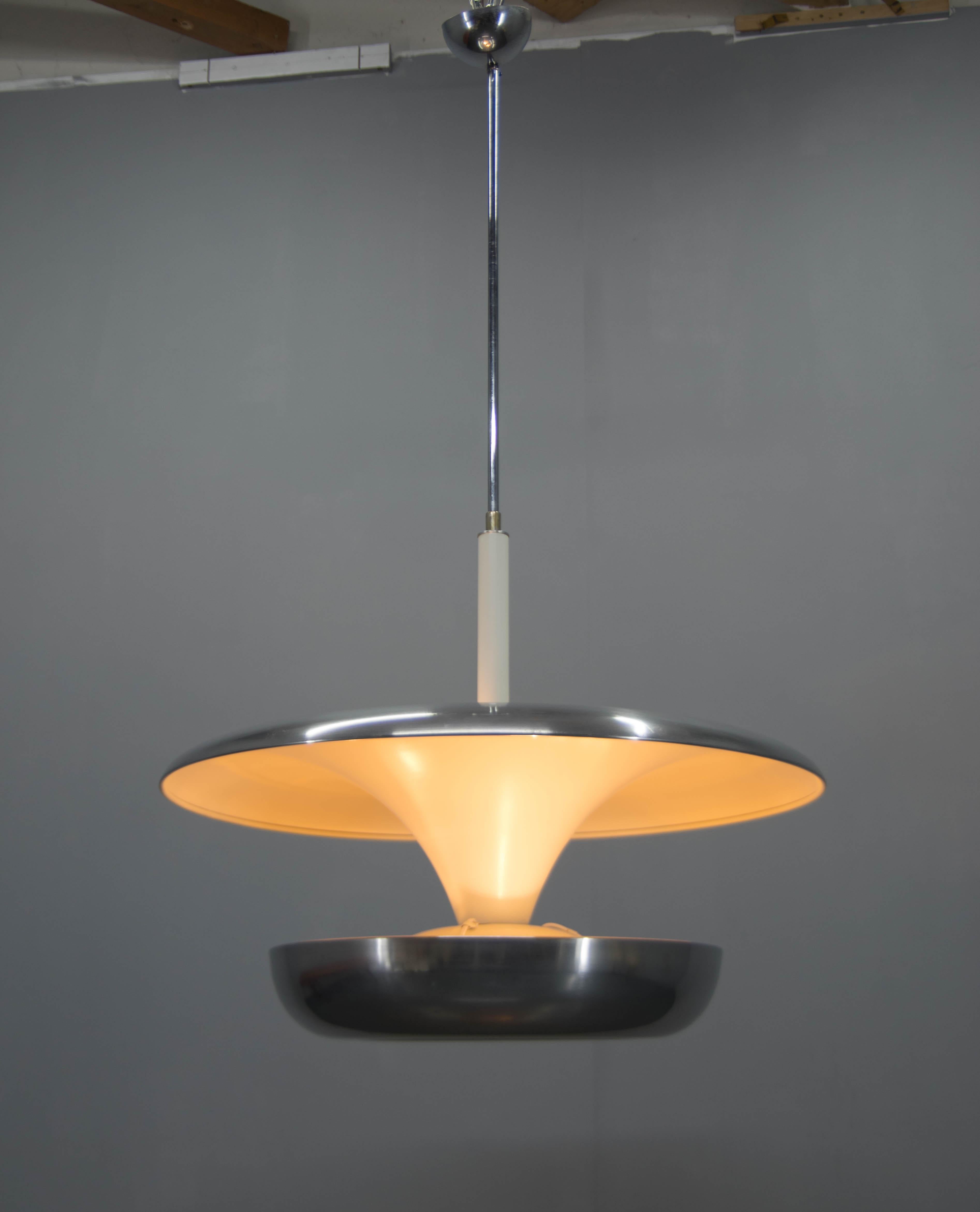 Gran araña Bauhaus de Franta Anyz para IAS, años 20, restaurada Checo en venta