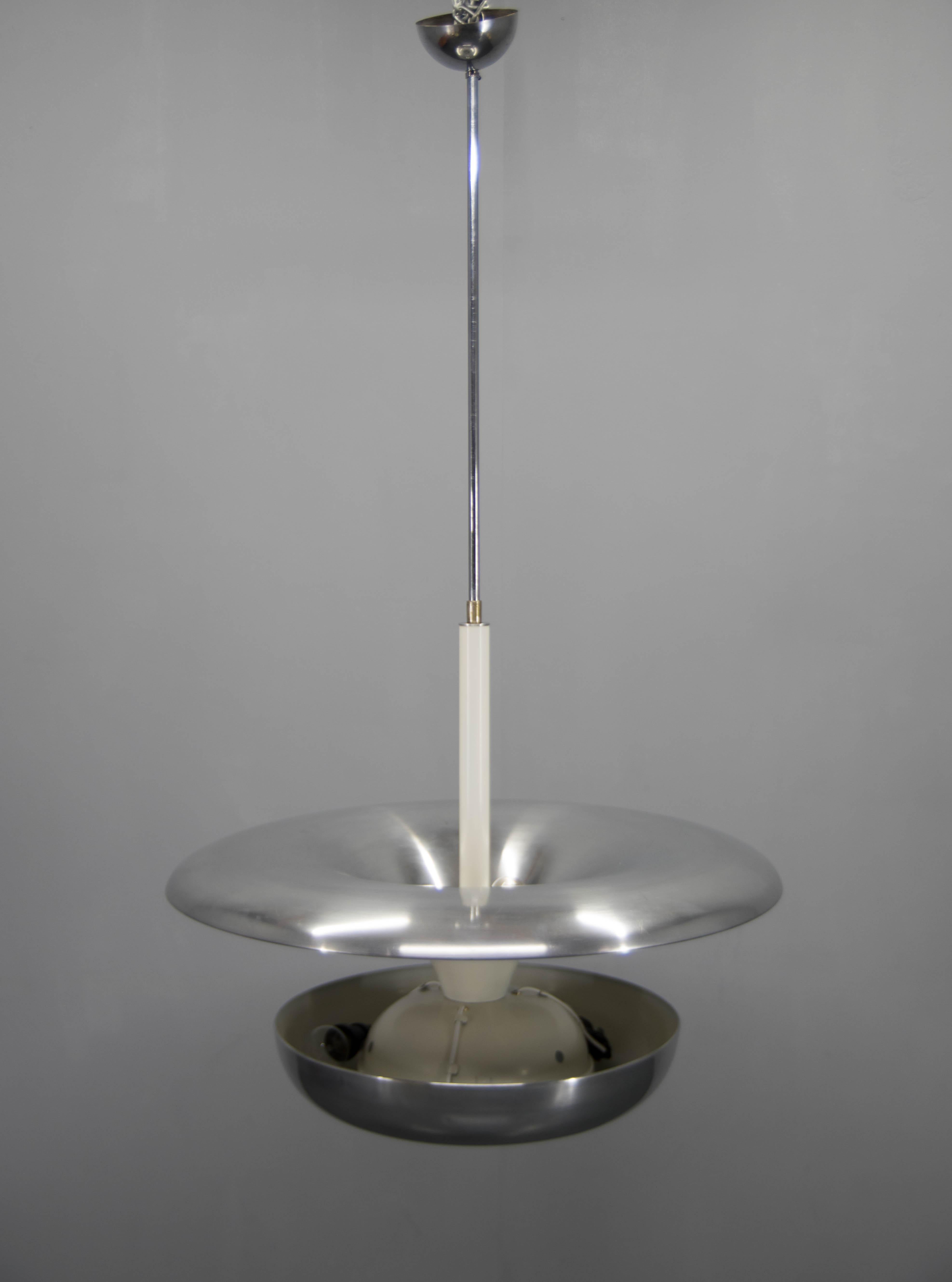 Großer Bauhaus-Kronleuchter von IAS, 1920er Jahre, restauriert (Frühes 20. Jahrhundert) im Angebot