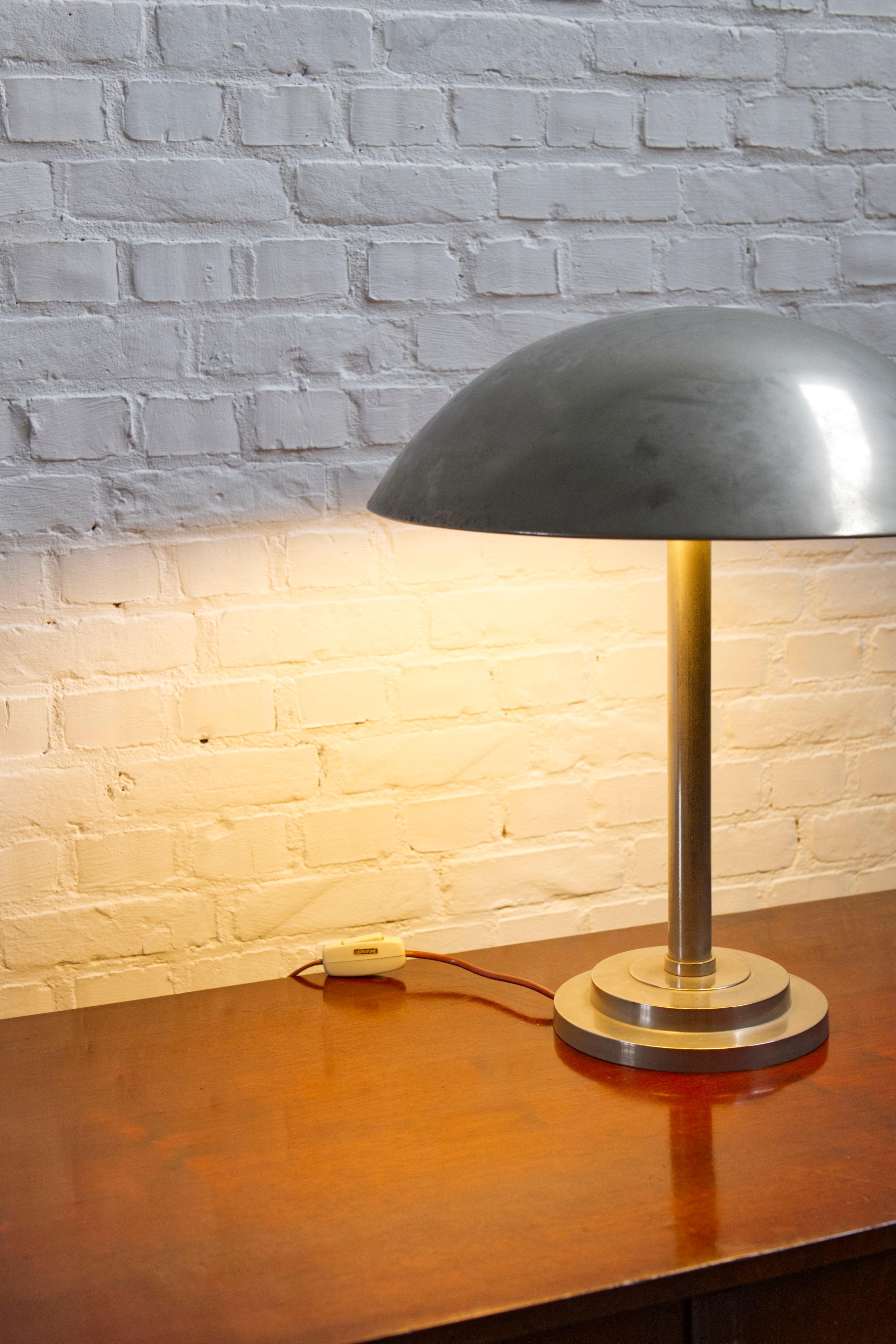 Grande lampada da tavolo Bauhaus nichelata, anni '20 in vendita 3