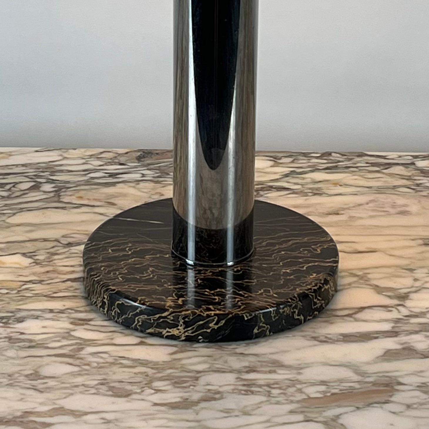 Große Tisch- oder Schreibtischlampe aus Chrom und Marmor im Bauhaus- oder Art-déco-Stil (Mitte des 20. Jahrhunderts) im Angebot