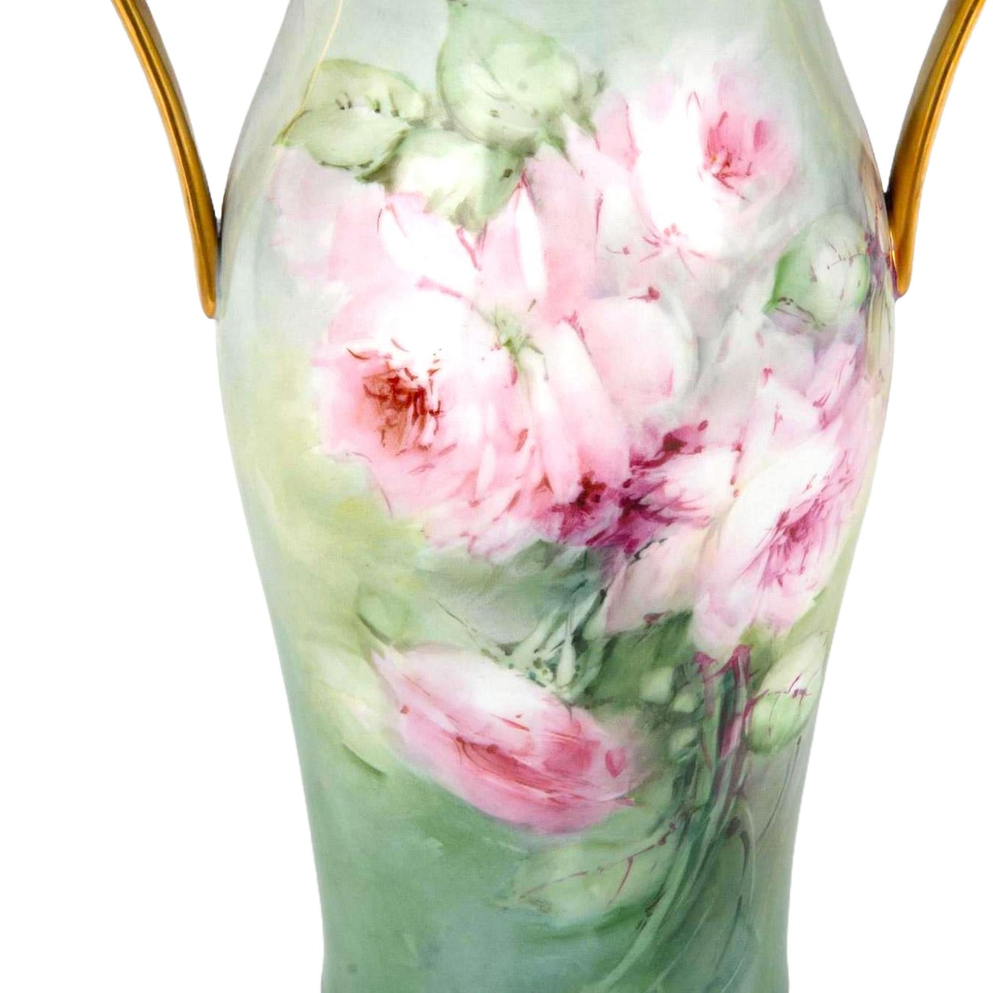 Grand vase à double poignée en porcelaine bavaroise peint à la main roses et or en vente 4