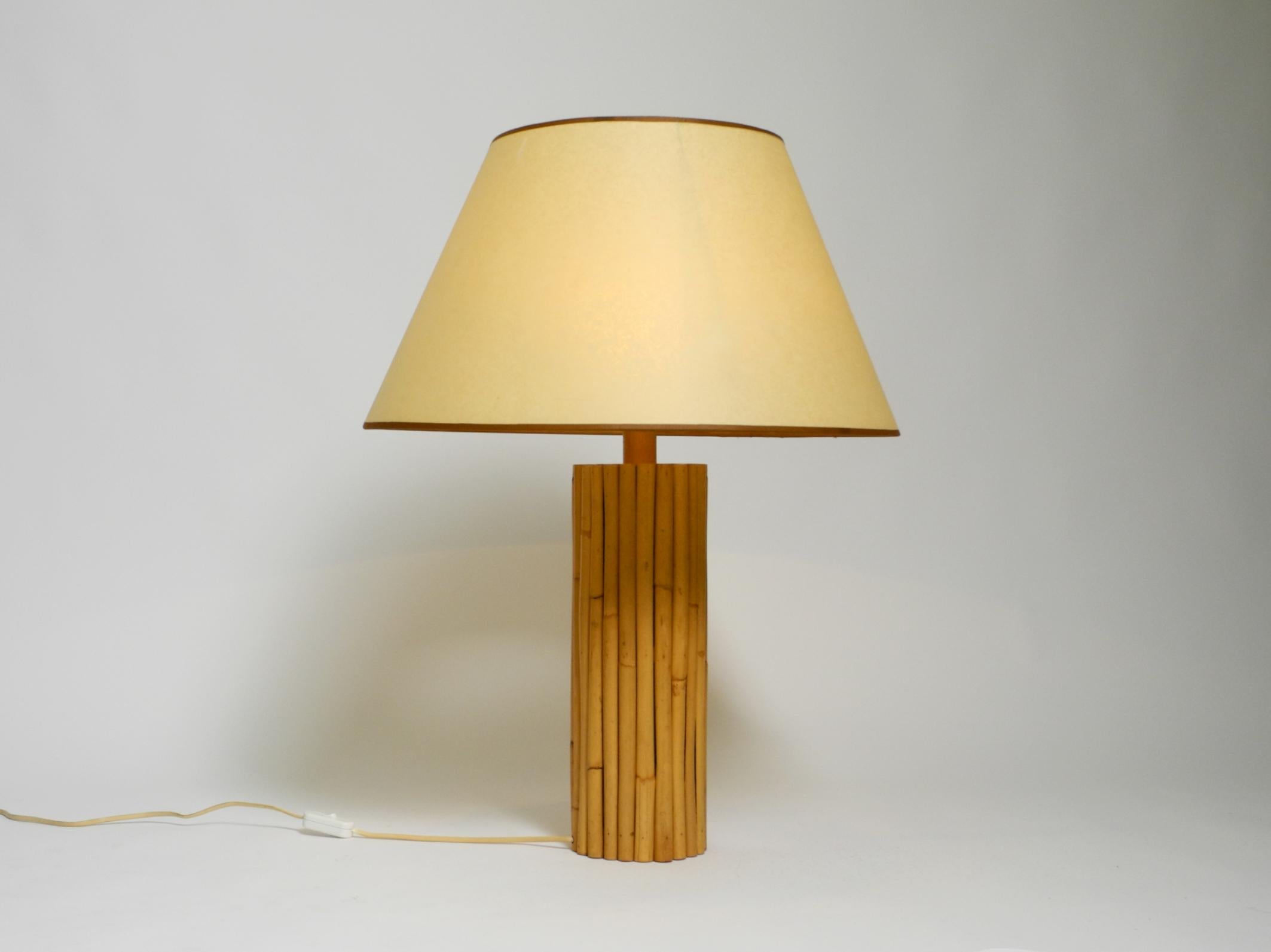 Late 20th Century Large beautiful 1970s Italian bamboo table lamp with large oiled paper shade For Sale