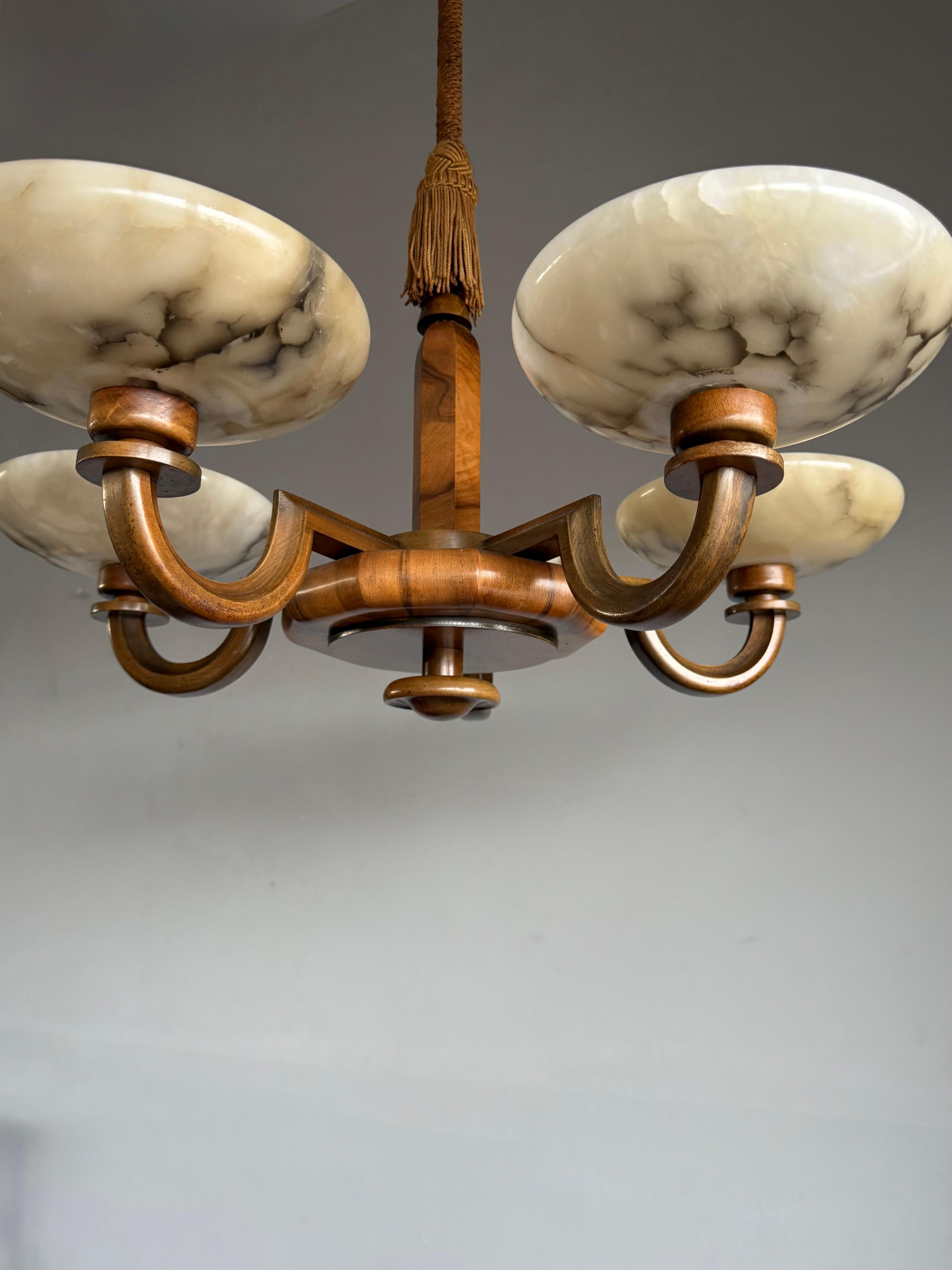 Large & Beautiful Art Deco Walnut-Wood Chandelier w. Striking Alabaster Shades 4
