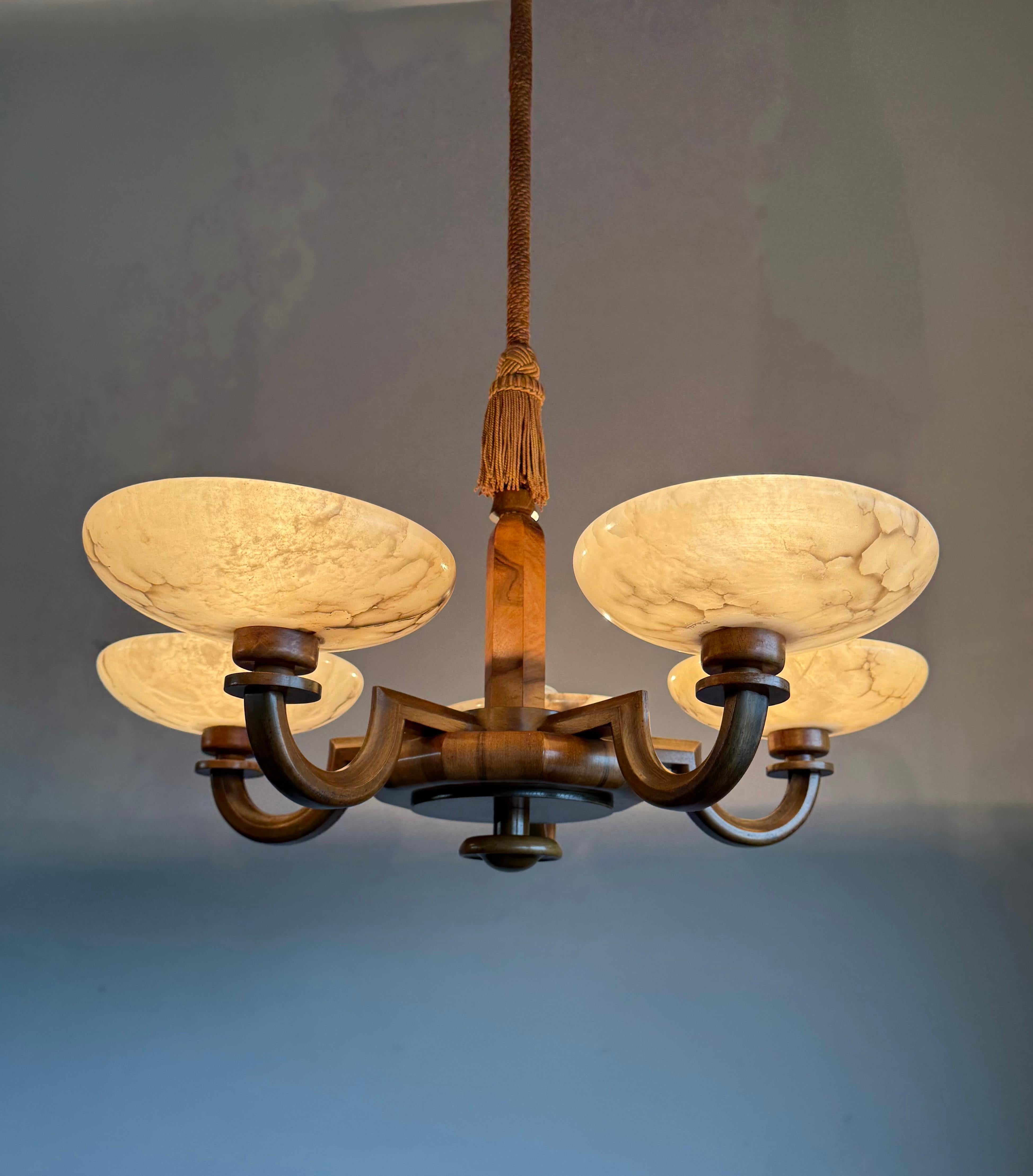 Large & Beautiful Art Deco Walnut-Wood Chandelier w. Striking Alabaster Shades 10