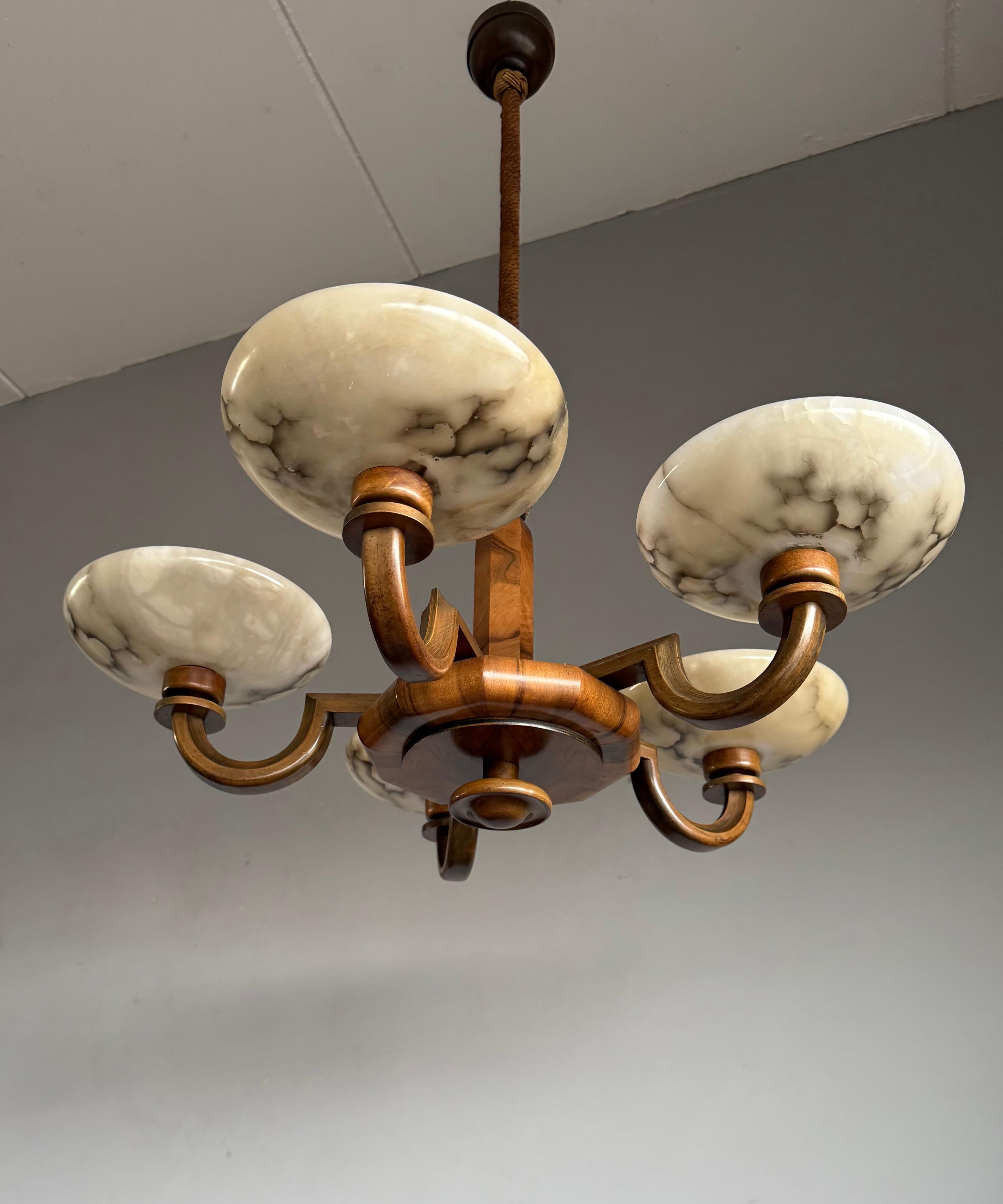 Large & Beautiful Art Deco Walnut-Wood Chandelier w. Striking Alabaster Shades In Good Condition In Lisse, NL