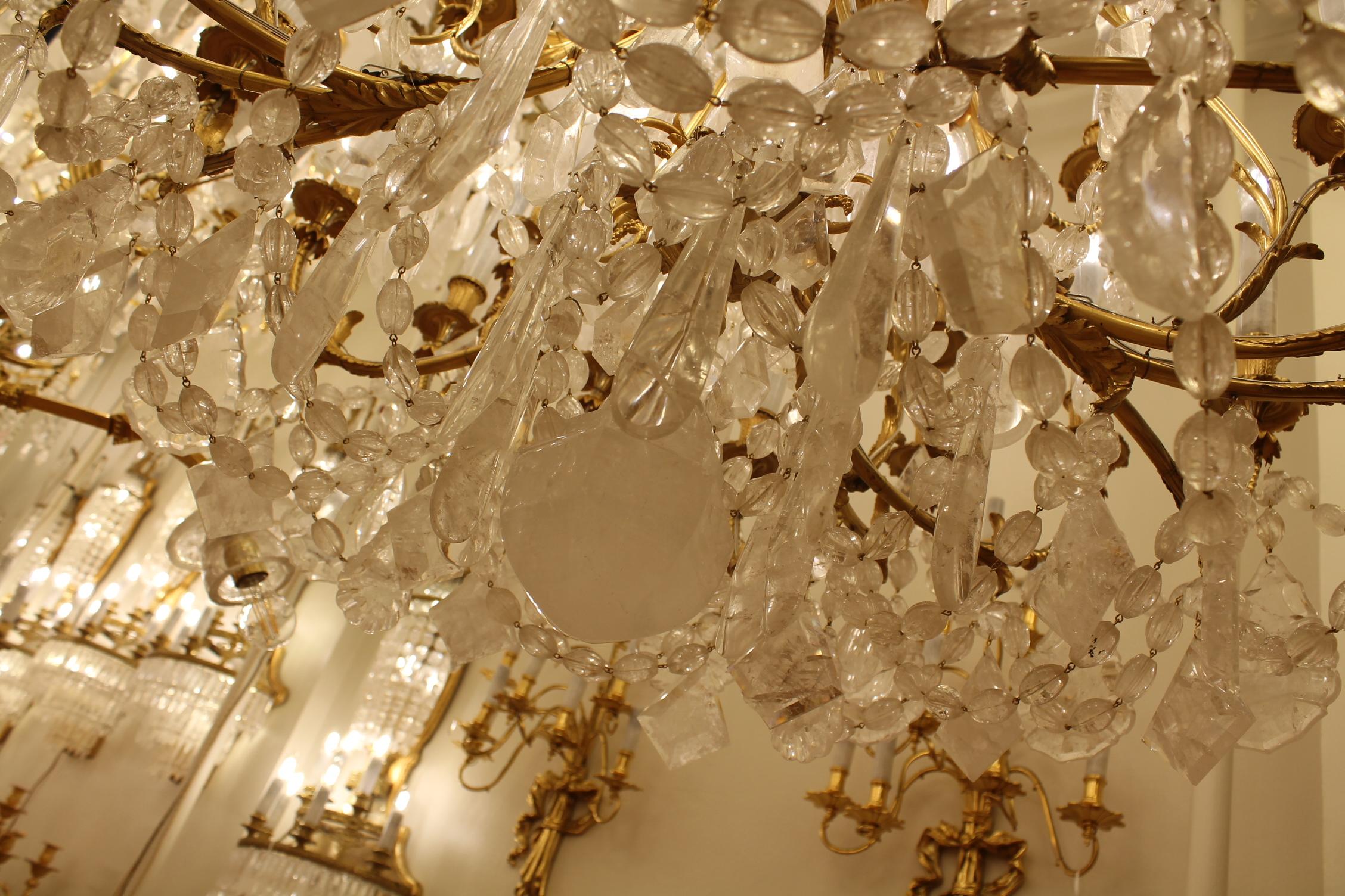 Großer wunderschöner französischer Baccarat-Kronleuchter aus Bronze und Bergkristall mit 36 Lichtern im Zustand „Hervorragend“ im Angebot in London, GB