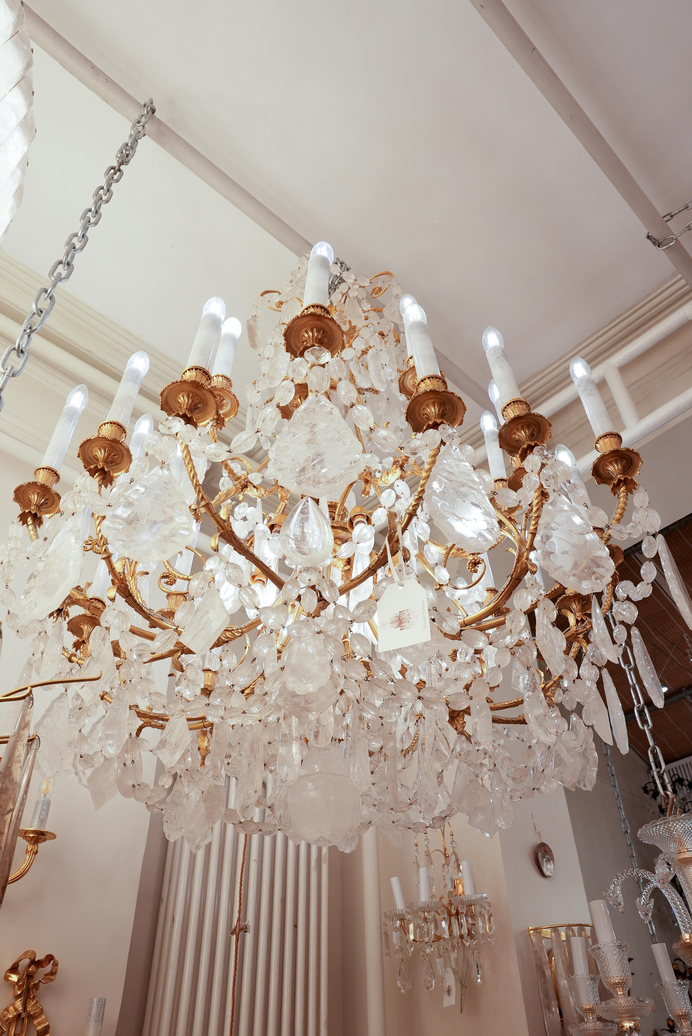 Grande e bella  Baccarat  e lampadario Frencht in cristallo di rocca con 36 luci in vendita 5