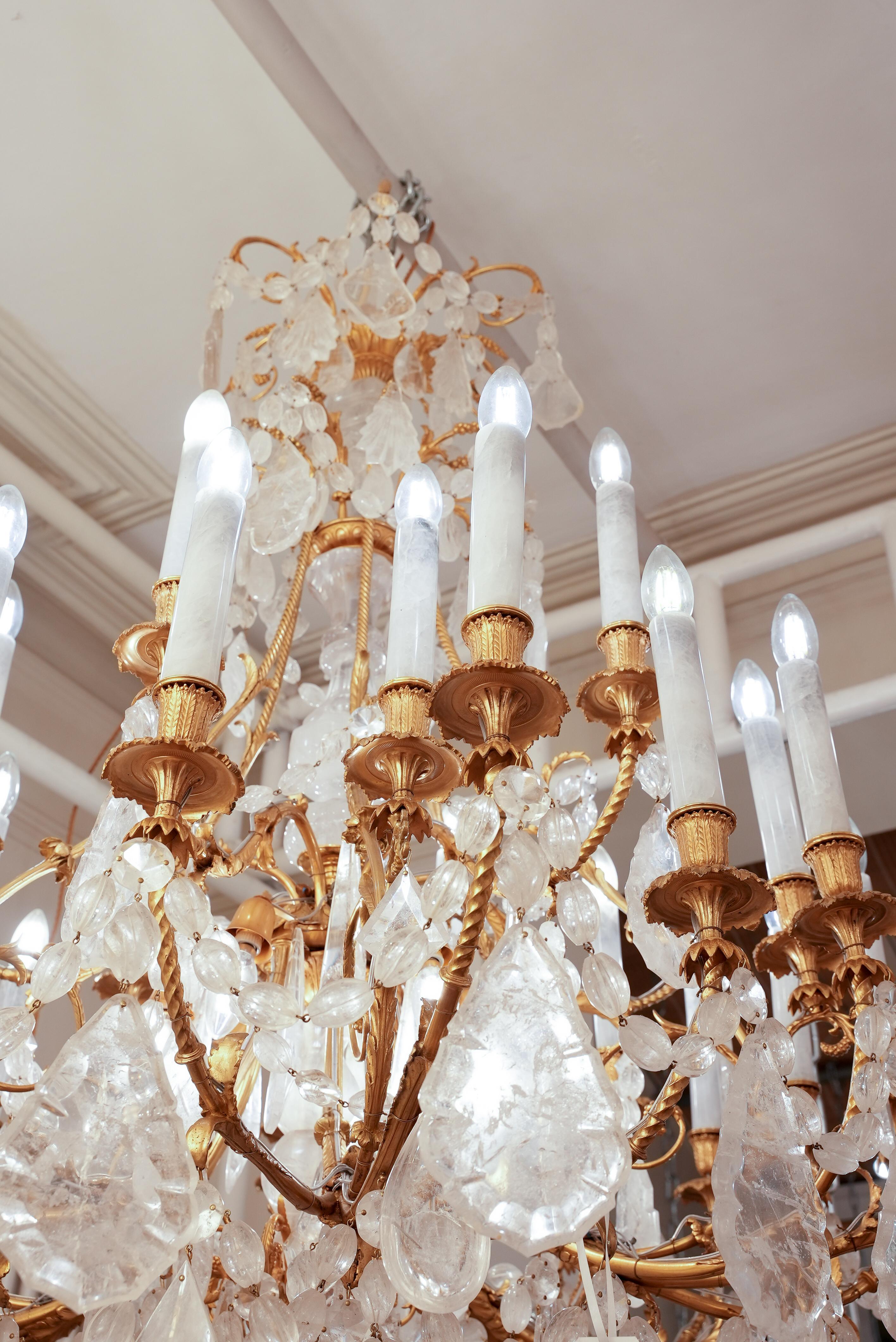 Grande e bella  Baccarat  e lampadario Frencht in cristallo di rocca con 36 luci in vendita 7