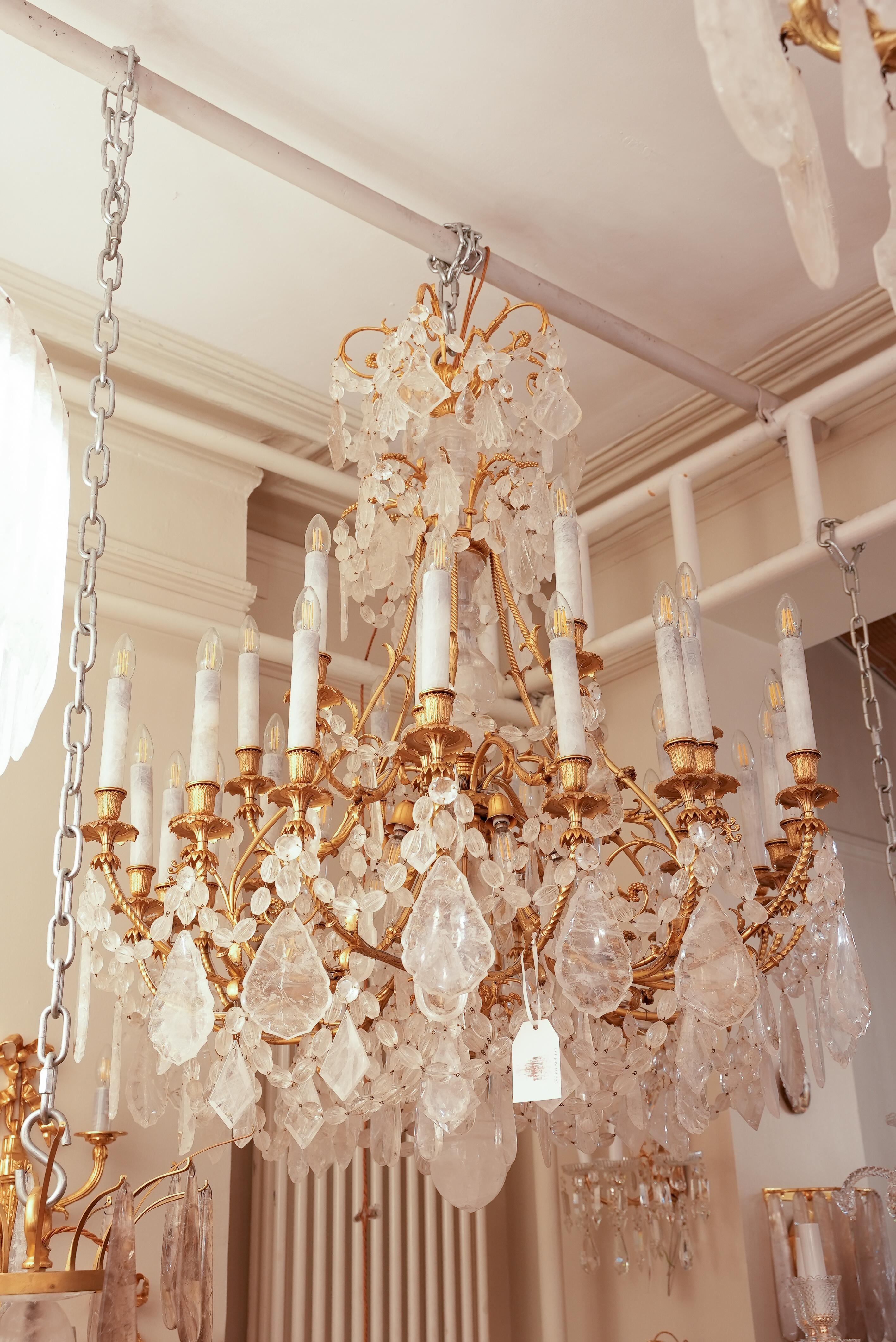 Grande e bella  Baccarat  e lampadario Frencht in cristallo di rocca con 36 luci in vendita 10