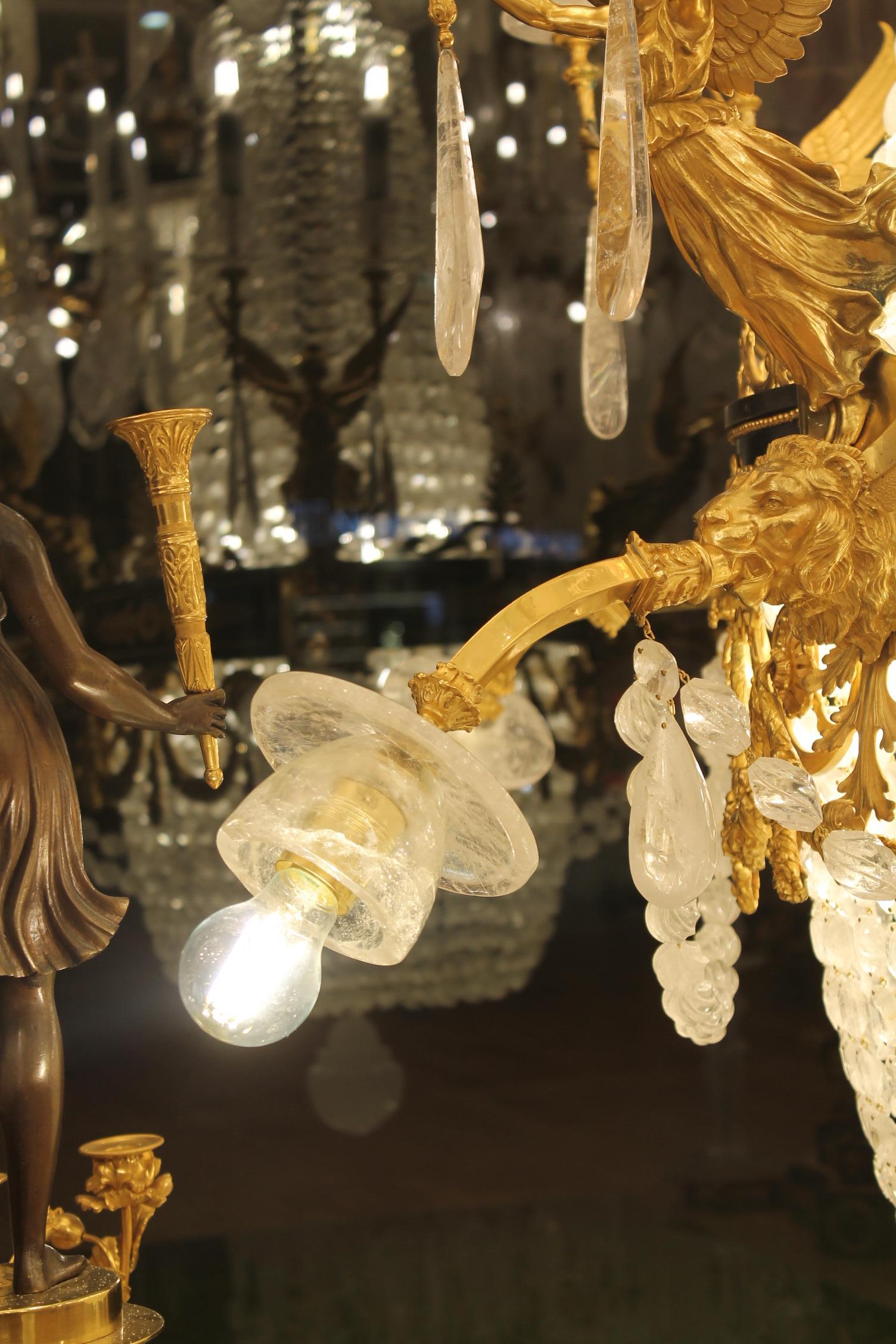 Großer schöner französischer Kronleuchter aus Bronze und Bergkristall von Gasolier mit 36 Lichtern im Zustand „Hervorragend“ im Angebot in London, GB