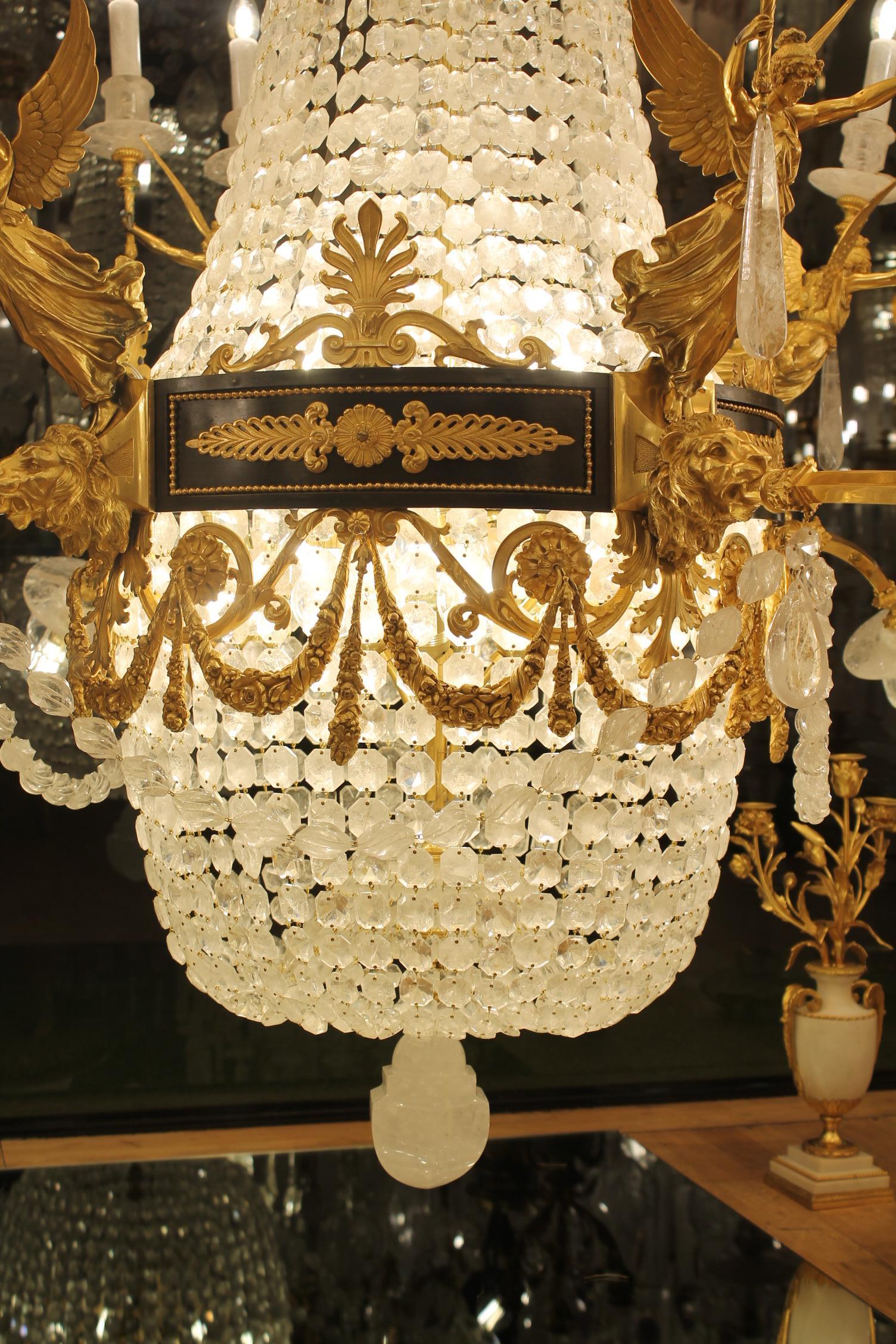 Großer schöner französischer Kronleuchter aus Bronze und Bergkristall von Gasolier mit 36 Lichtern im Angebot 3