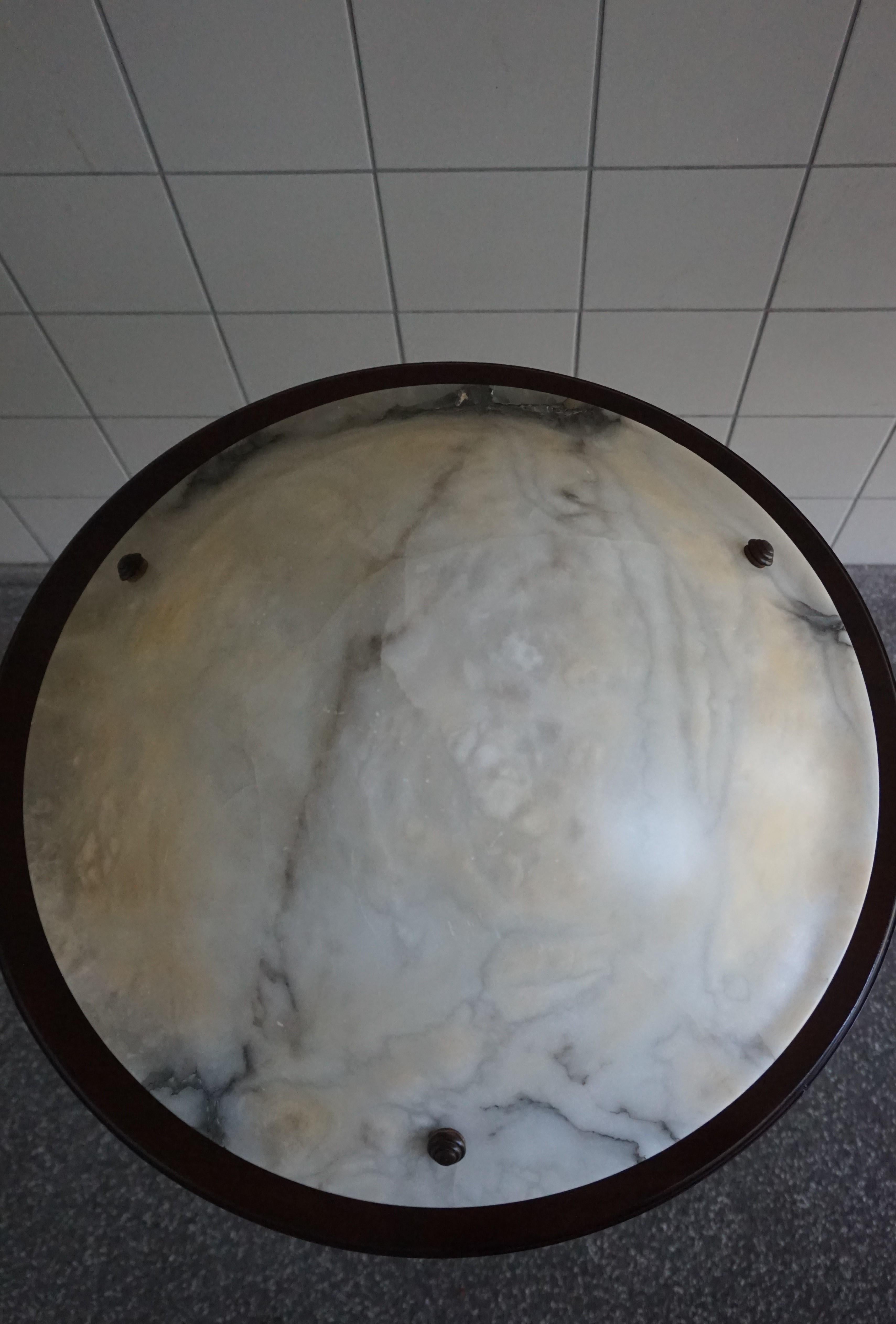 Large & Beautiful Shape Antique Alabaster Pendant Light w. Brass Chains & Canopy In Good Condition In Lisse, NL