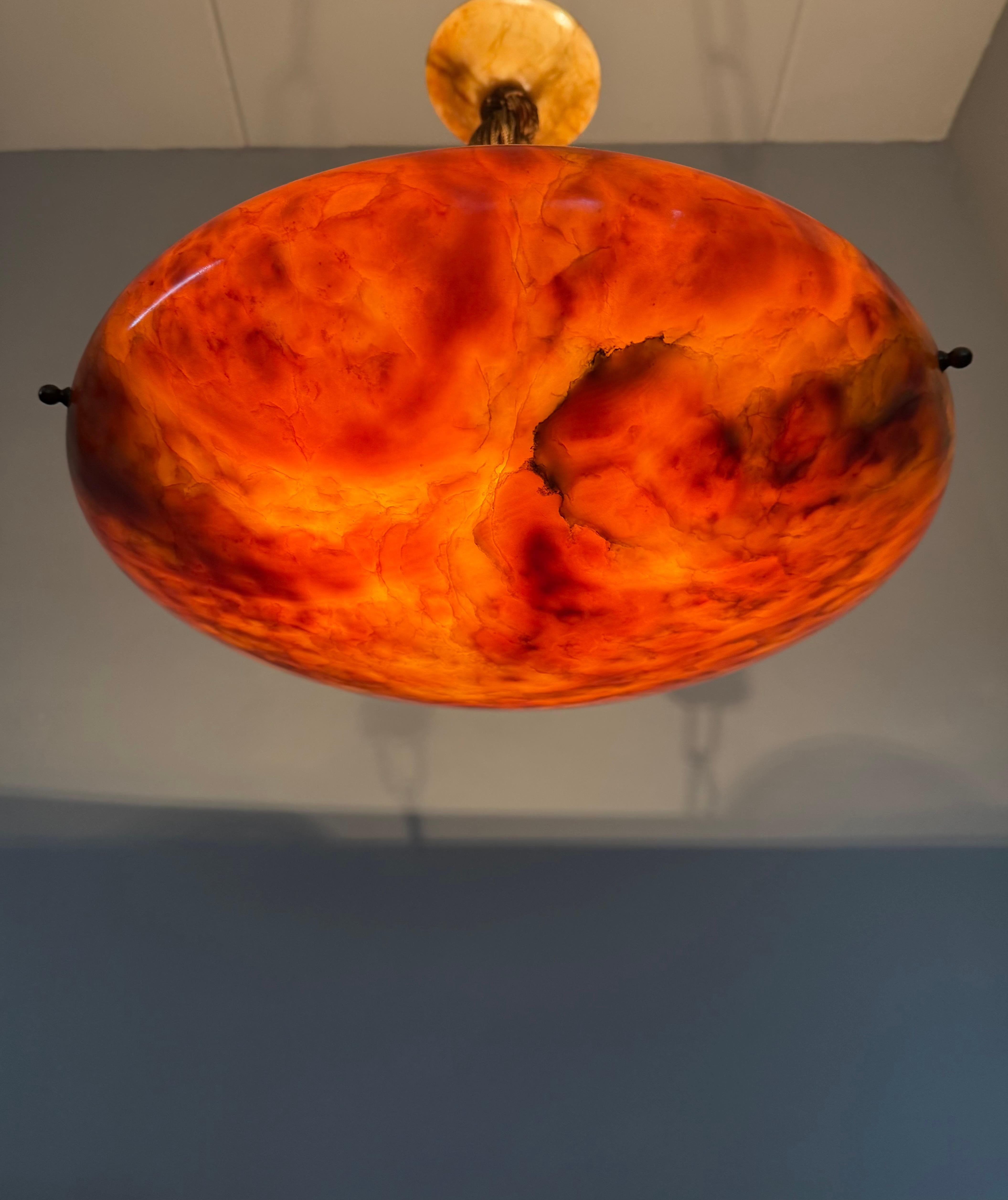 Large Beautiful Timeless & Colorful Alabaster & Bronze Chandelier Pendant Light in vendita 8
