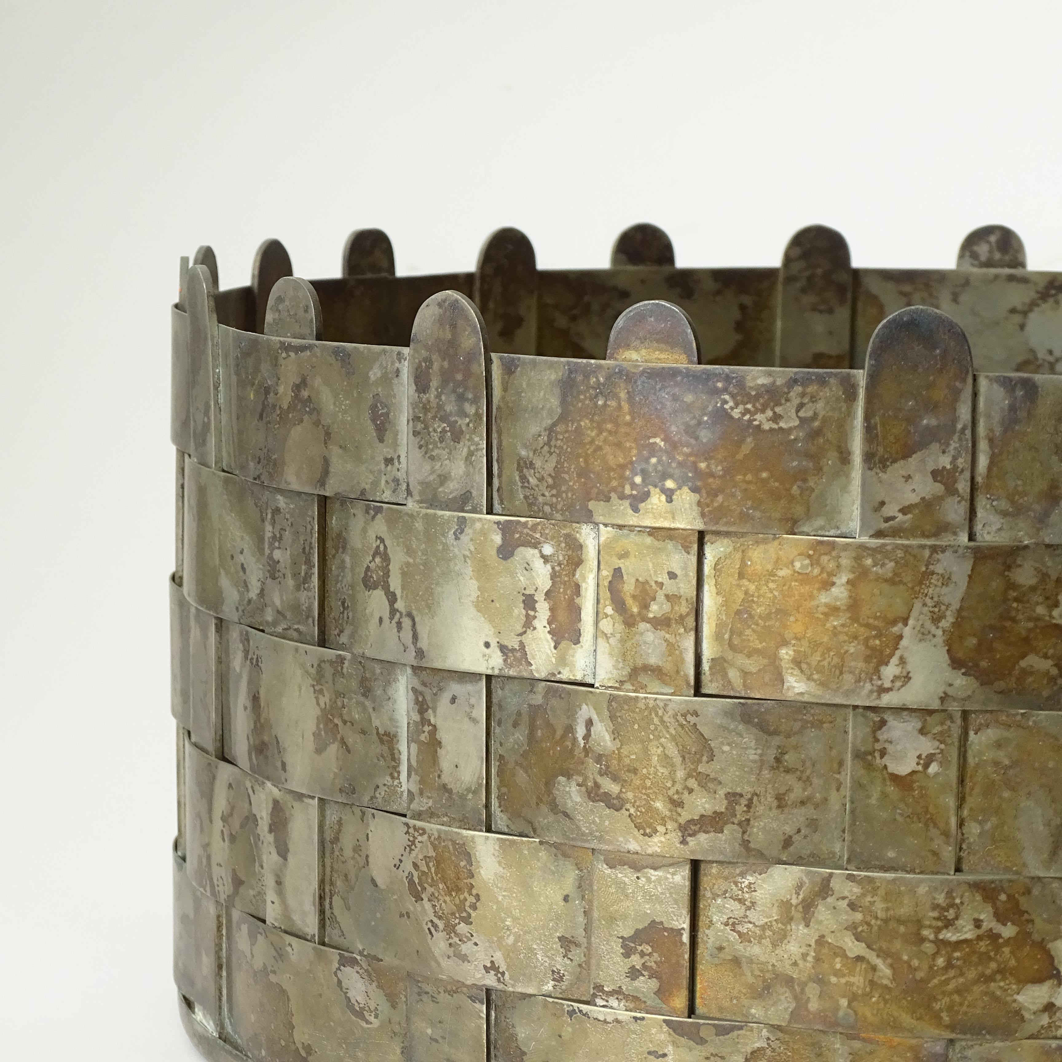 Mid-Century Modern Large, Beautifully Crafted Italian 1970s Intertwined Nickel Metal Planter For Sale