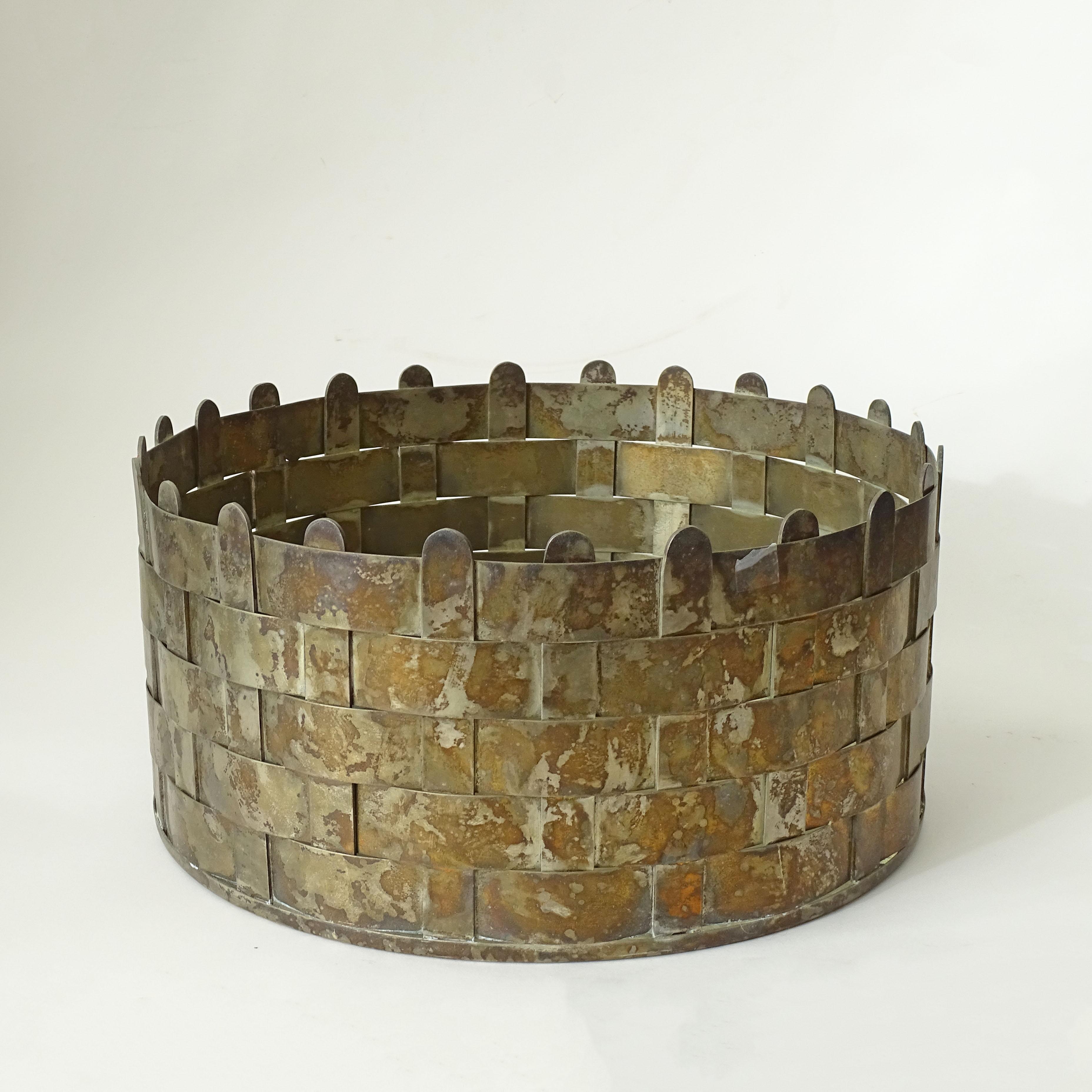 Late 20th Century Large, Beautifully Crafted Italian 1970s Intertwined Nickel Metal Planter For Sale