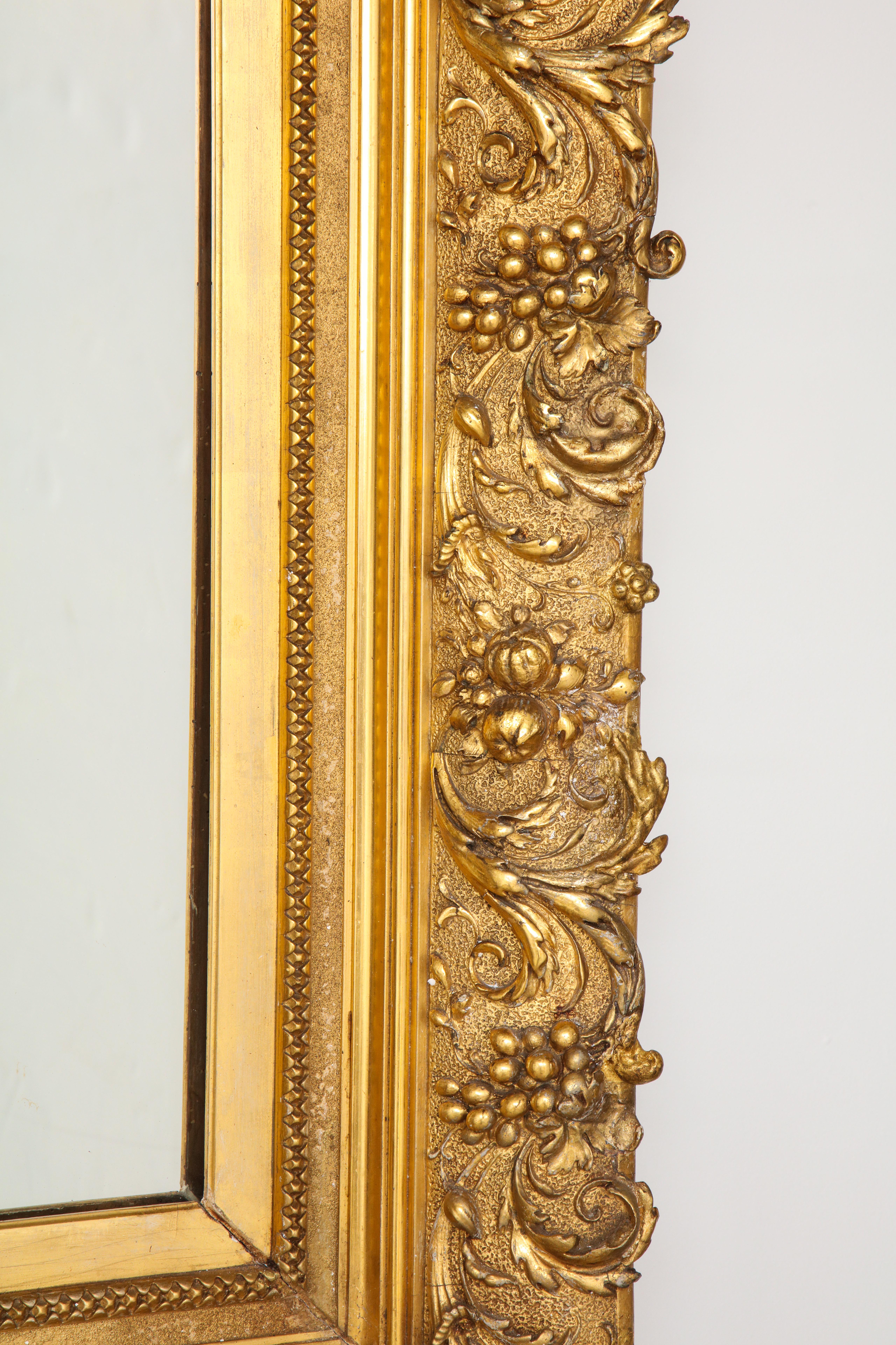 Large Beautifully Detailed Giltwood Mirror For Sale 4