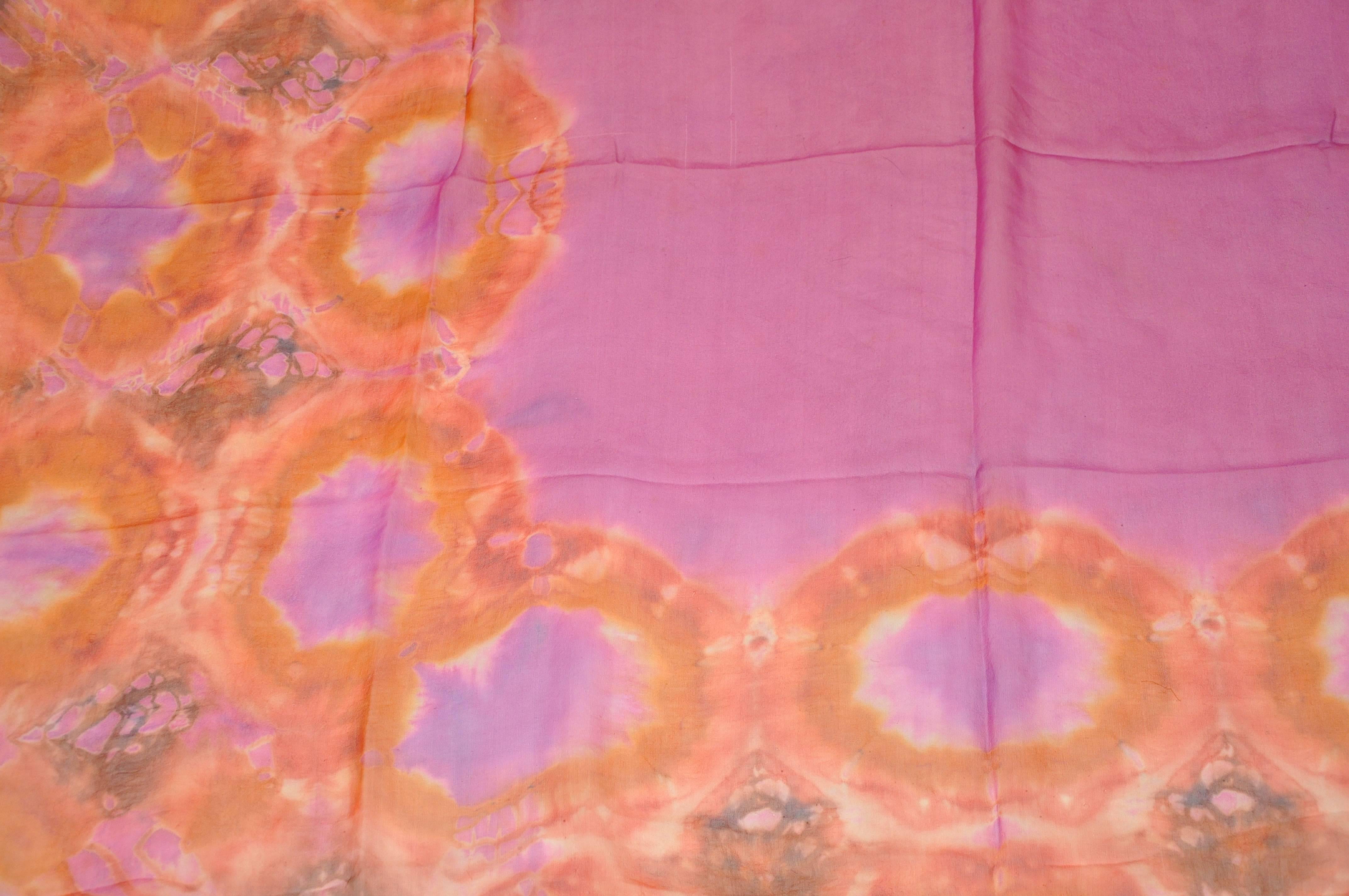 Orange Grande écharpe en mousseline de soie teintée en plusieurs couleurs magnifiquement colorées en vente