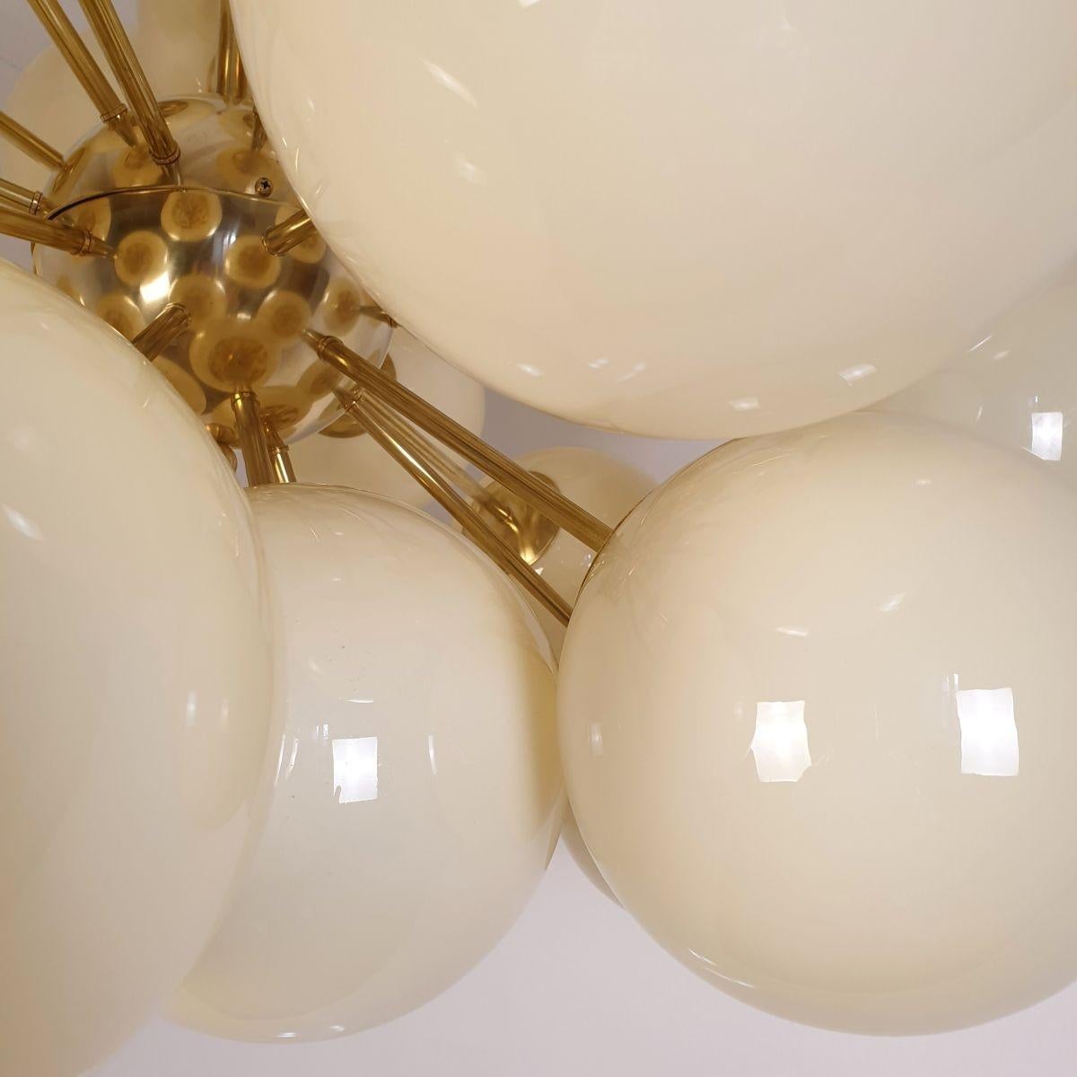 Large beige glass Sputnik chandelier, Italy For Sale 4