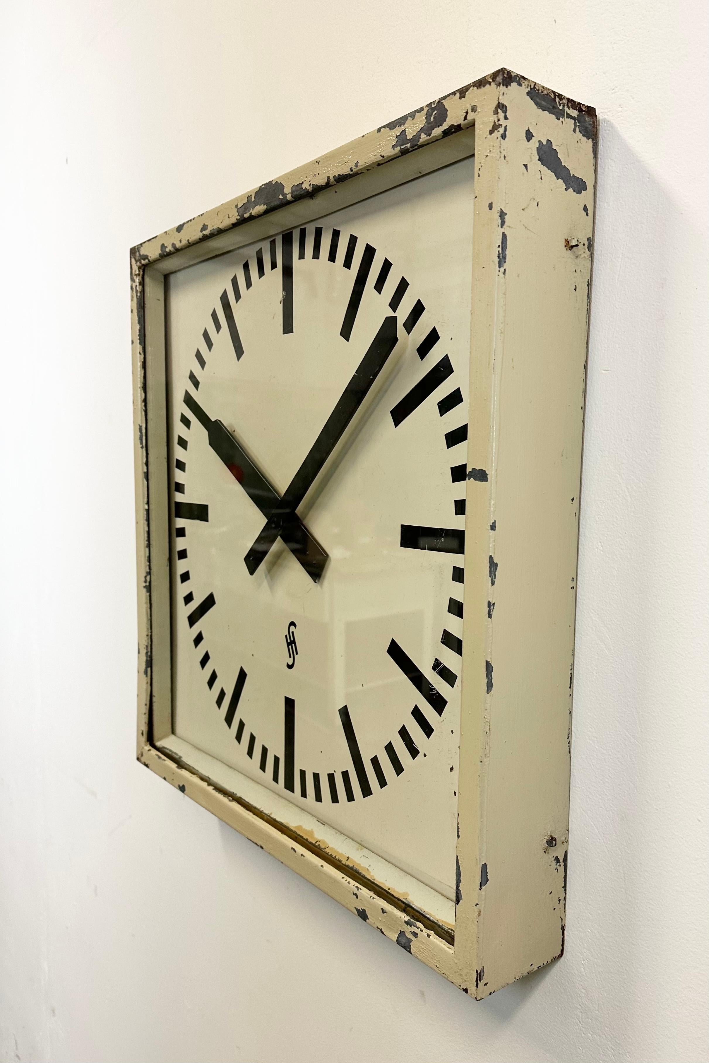 Large Beige Industrial Factory Wall Clock from Siemens, 1950s In Good Condition In Kojetice, CZ