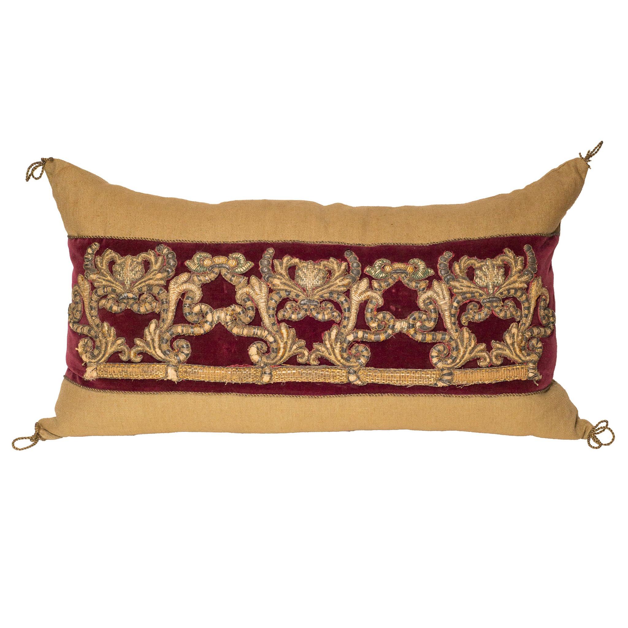 Burgundy Velvet Pillows - 14 For Sale on 1stDibs | burgundy fur 