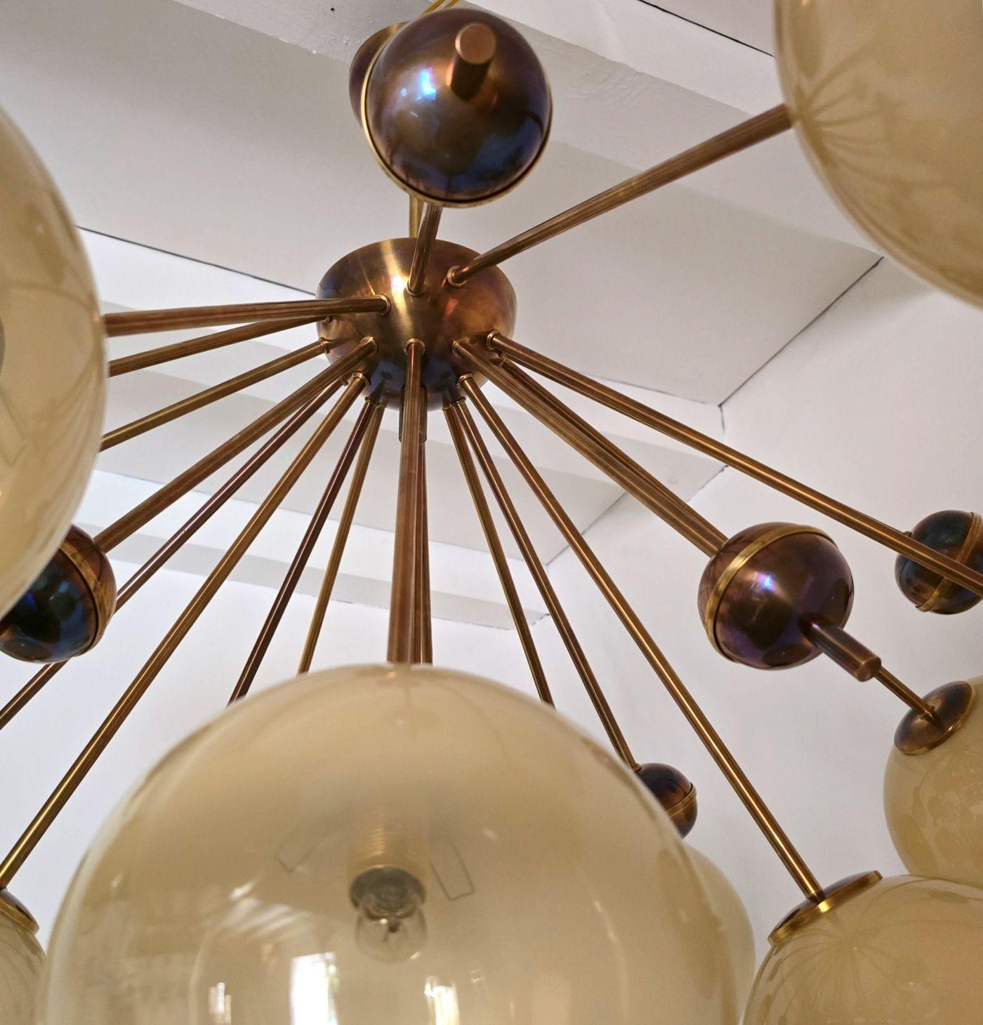 Grand lustre Spoutnik en verre de Murano beige en vente 3