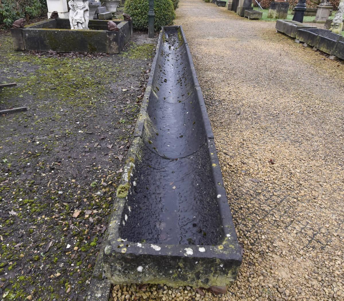 Grande trough belge en pierre bleue État moyen - En vente à Udenhout, NL