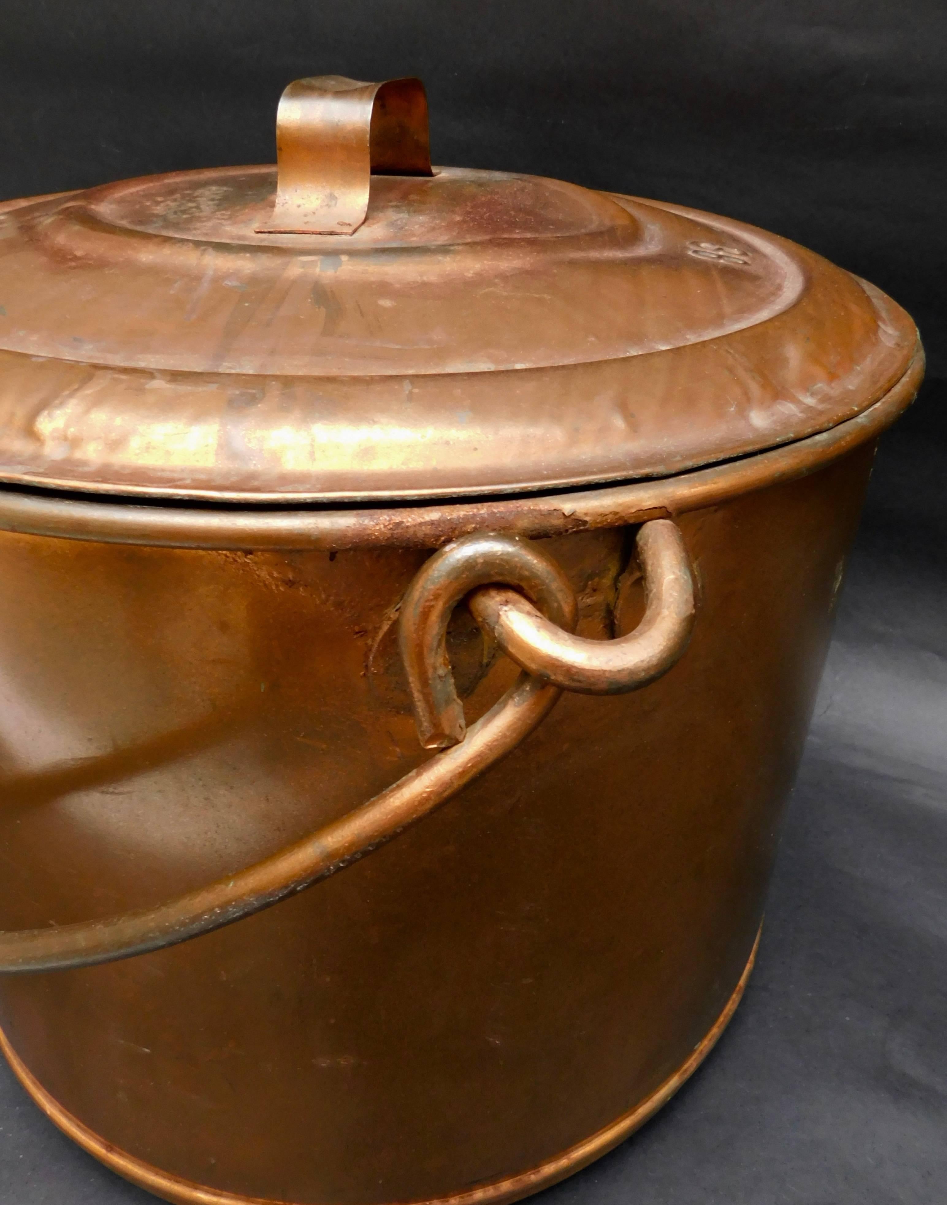 Large Belgian Copper Plated Lidded Metal Cauldron/Log Bucket/Petfood Container In Fair Condition In Antwerp, BE